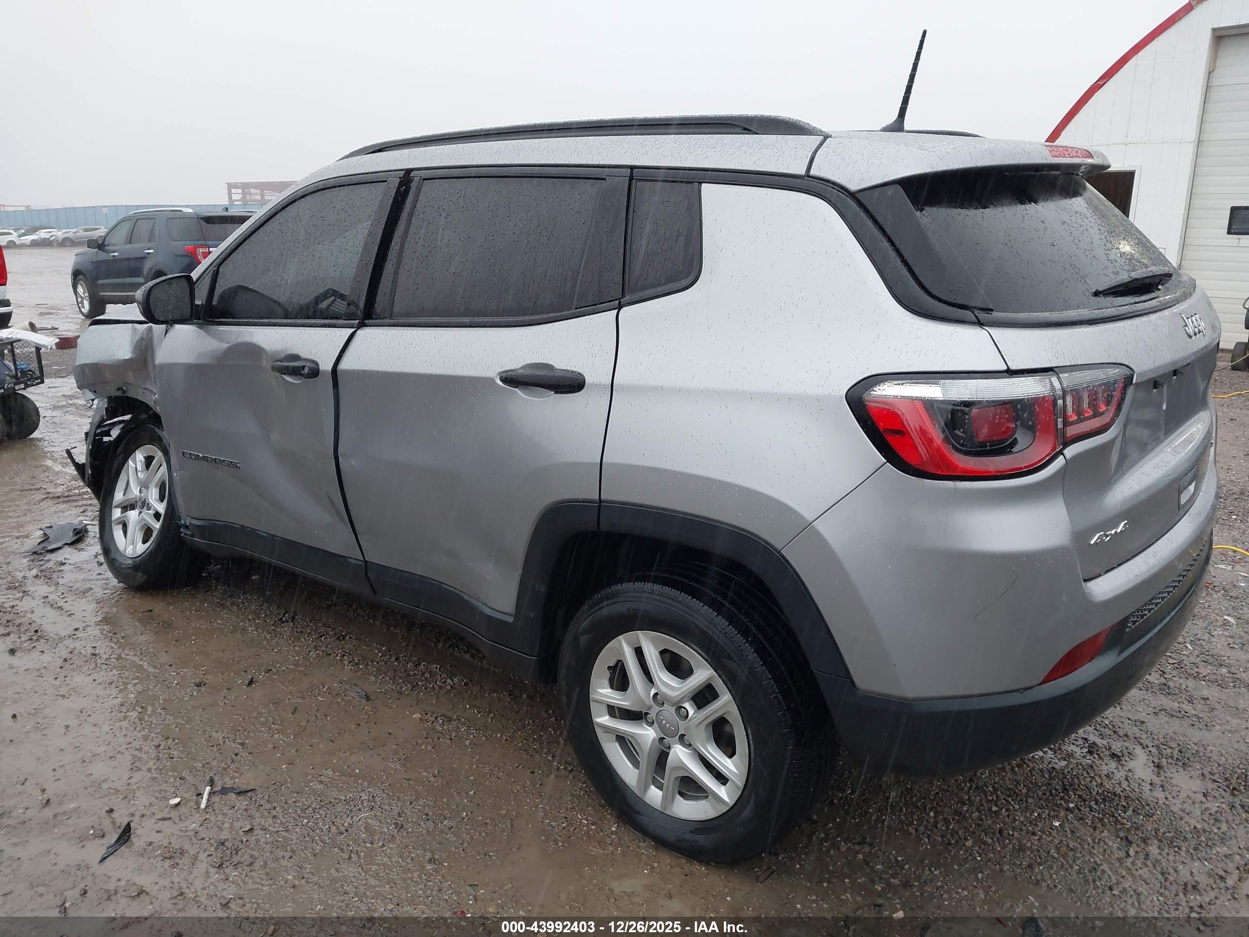 JEEP COMPASS image 3