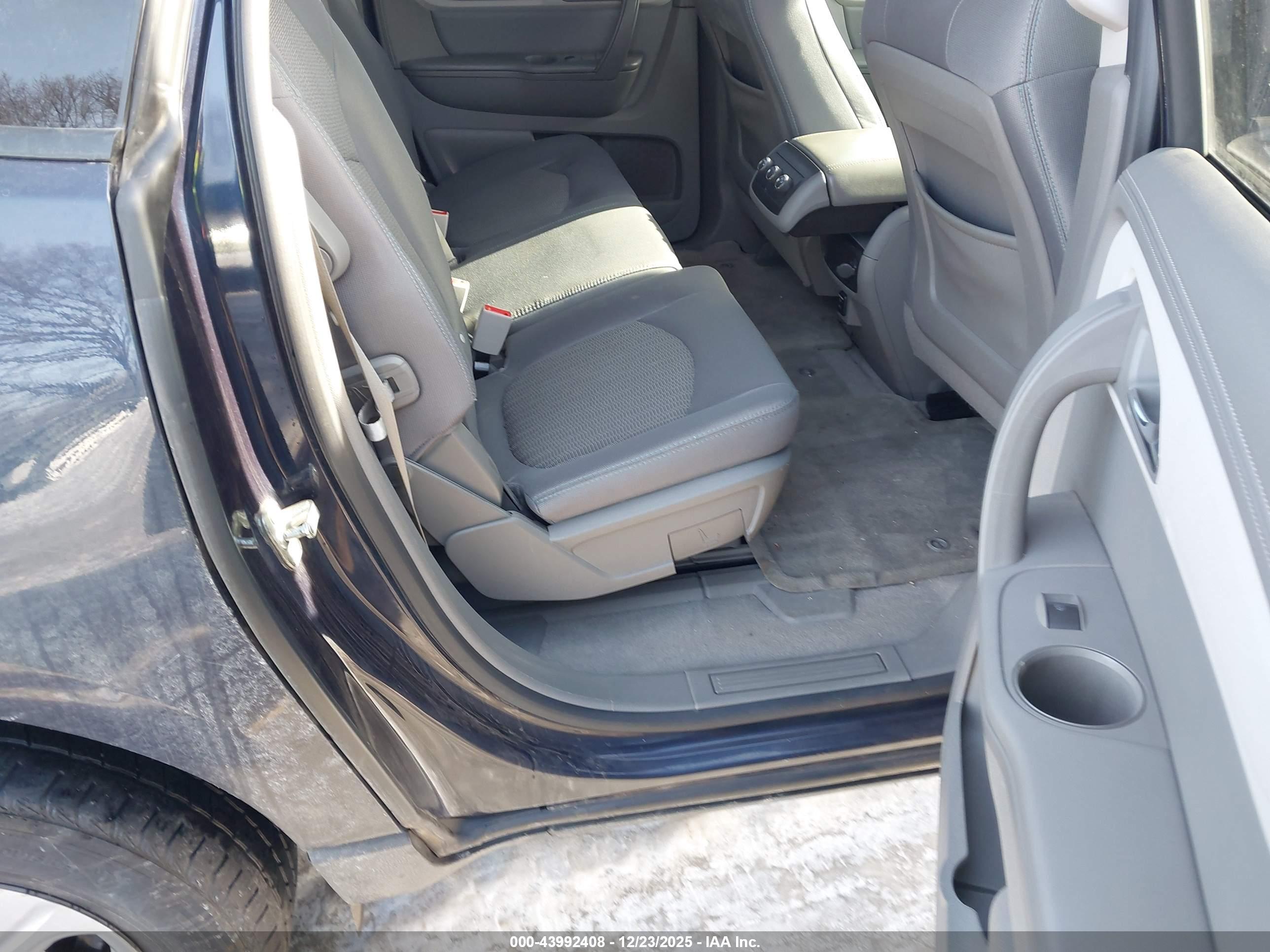 CHEVROLET TRAVERSE image 8