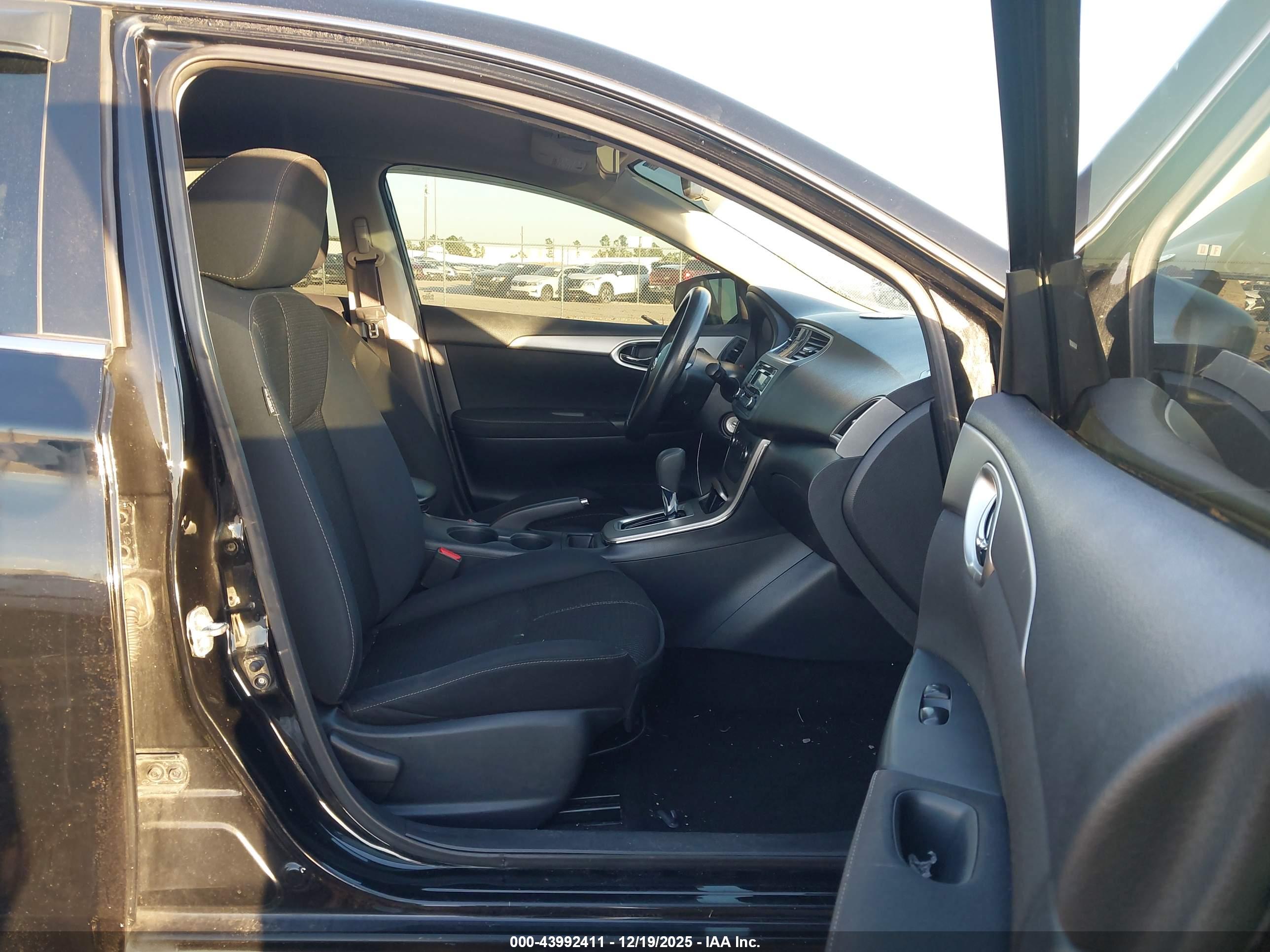 NISSAN SENTRA image 5