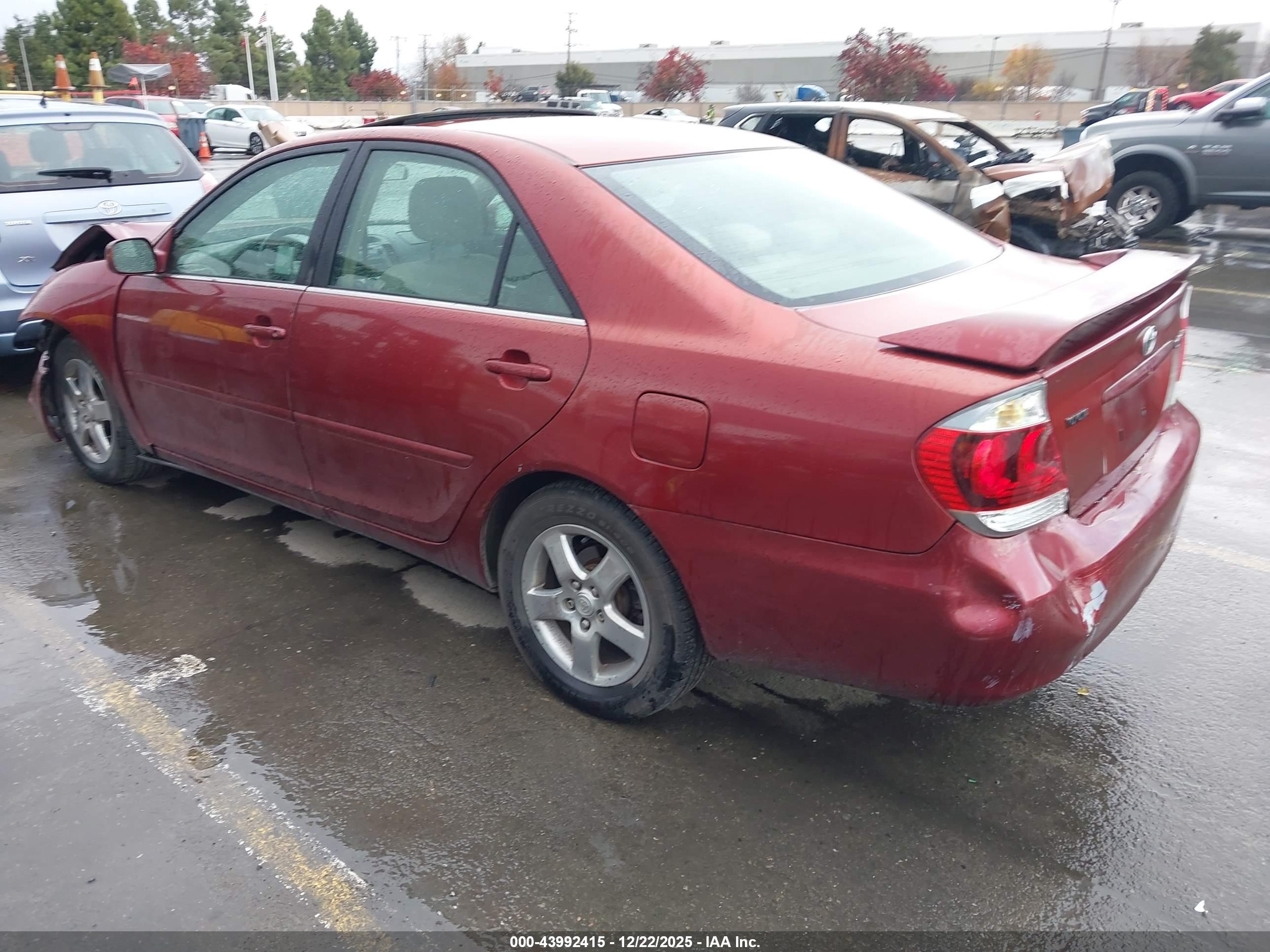 TOYOTA CAMRY image 3