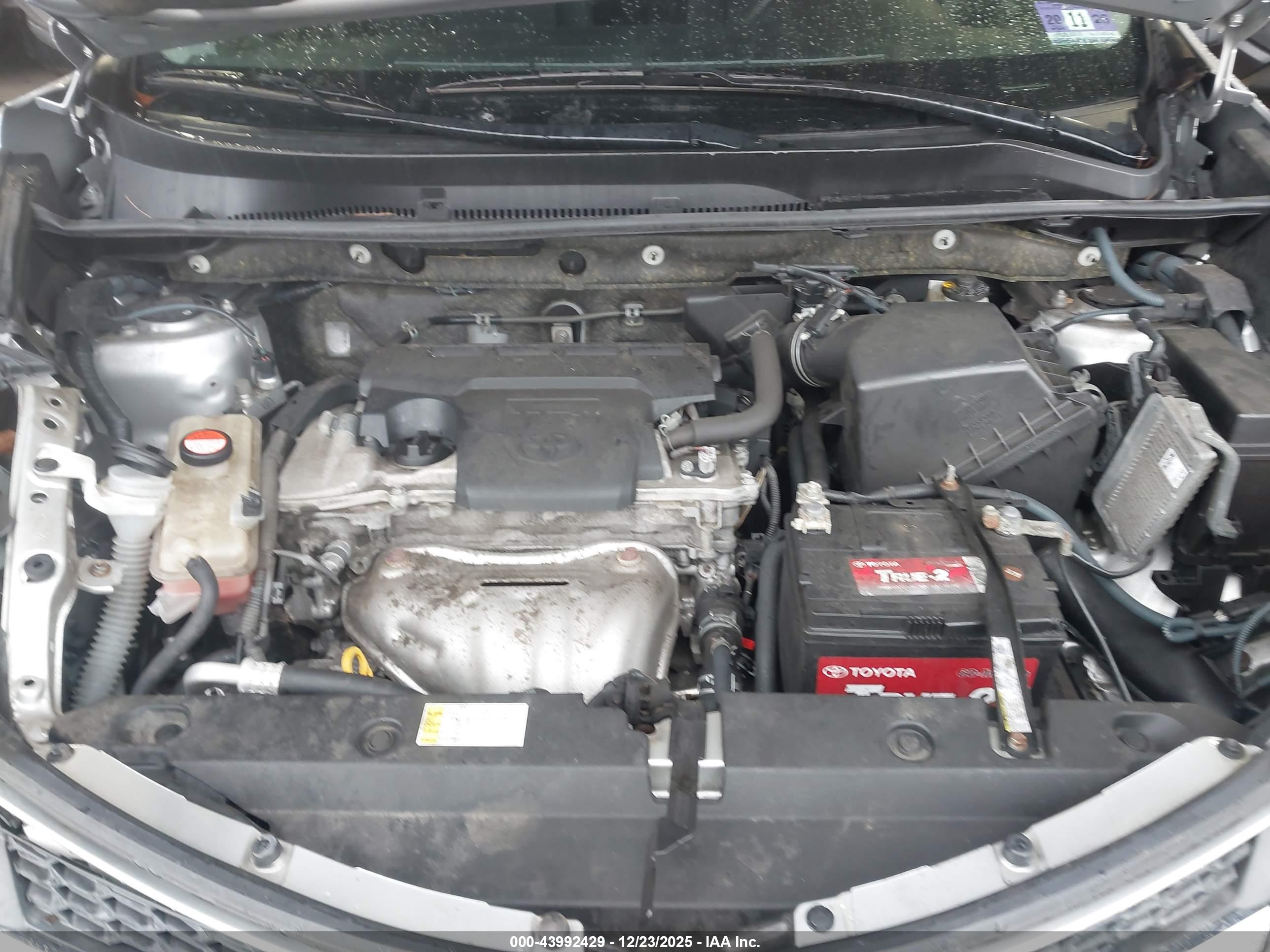 TOYOTA RAV4 image 10