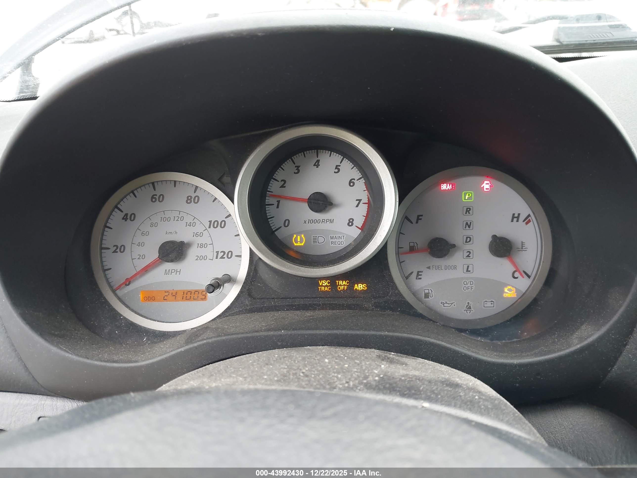 TOYOTA RAV4 image 7