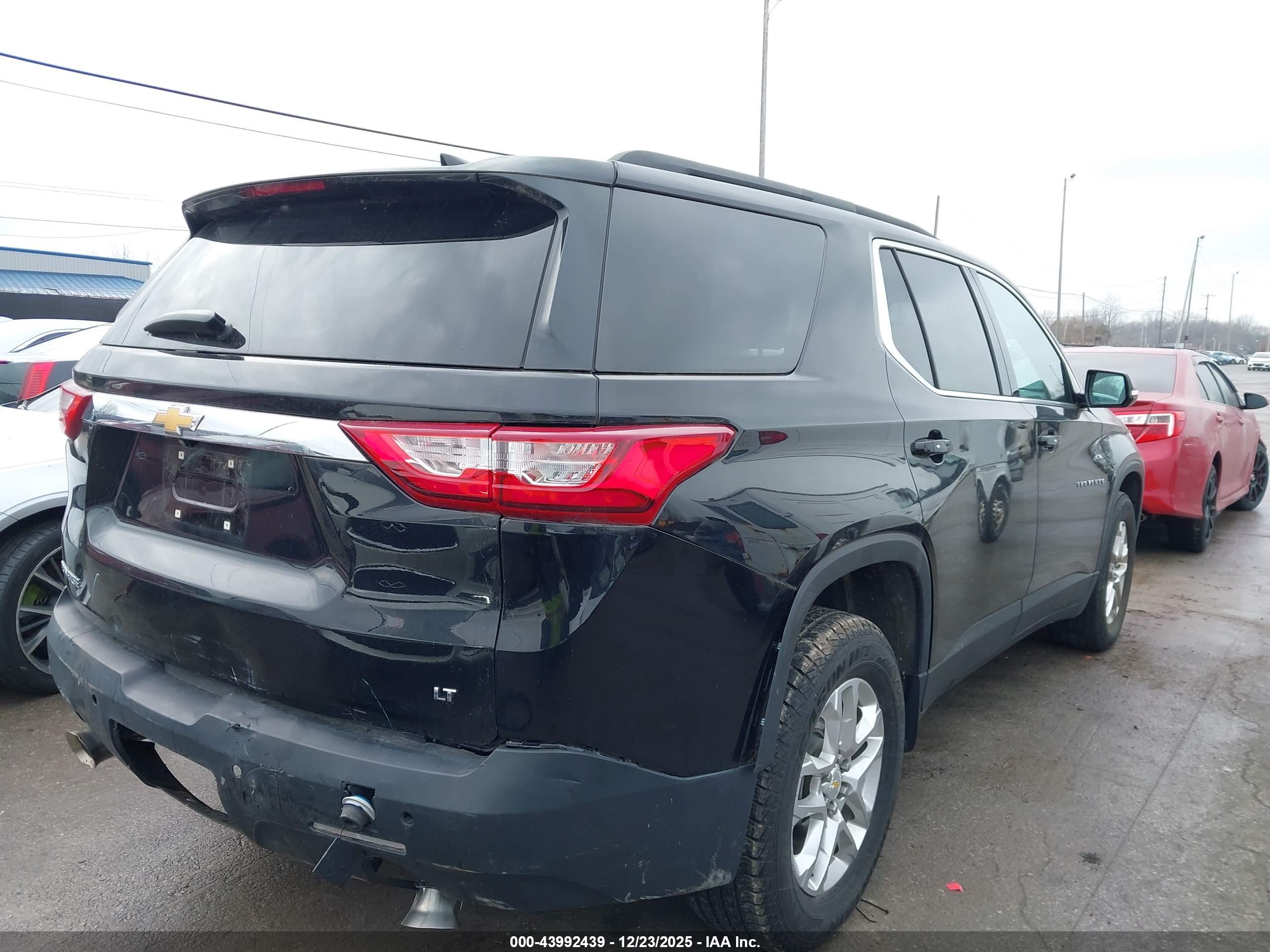 CHEVROLET TRAVERSE image 4