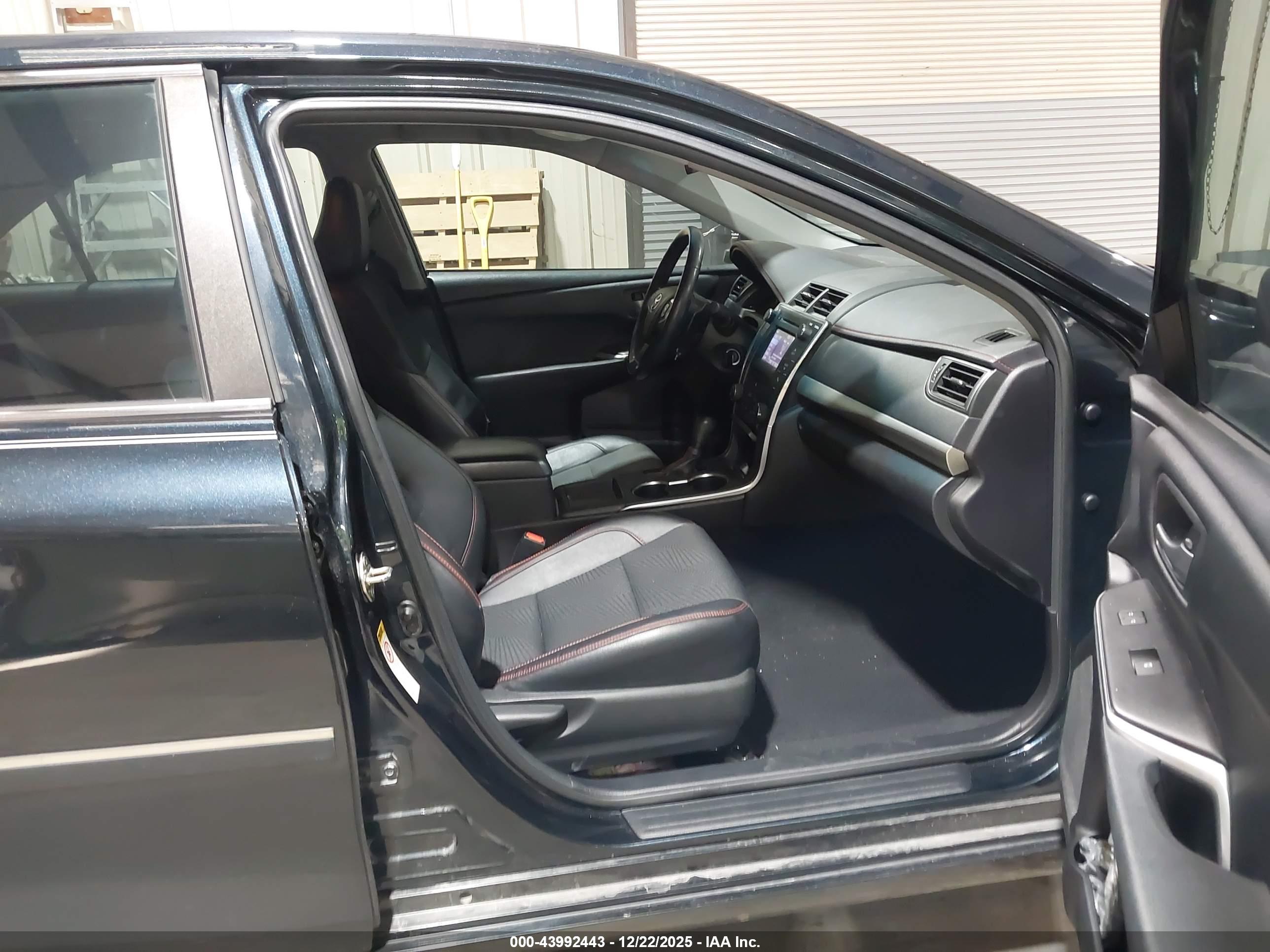 TOYOTA CAMRY image 5