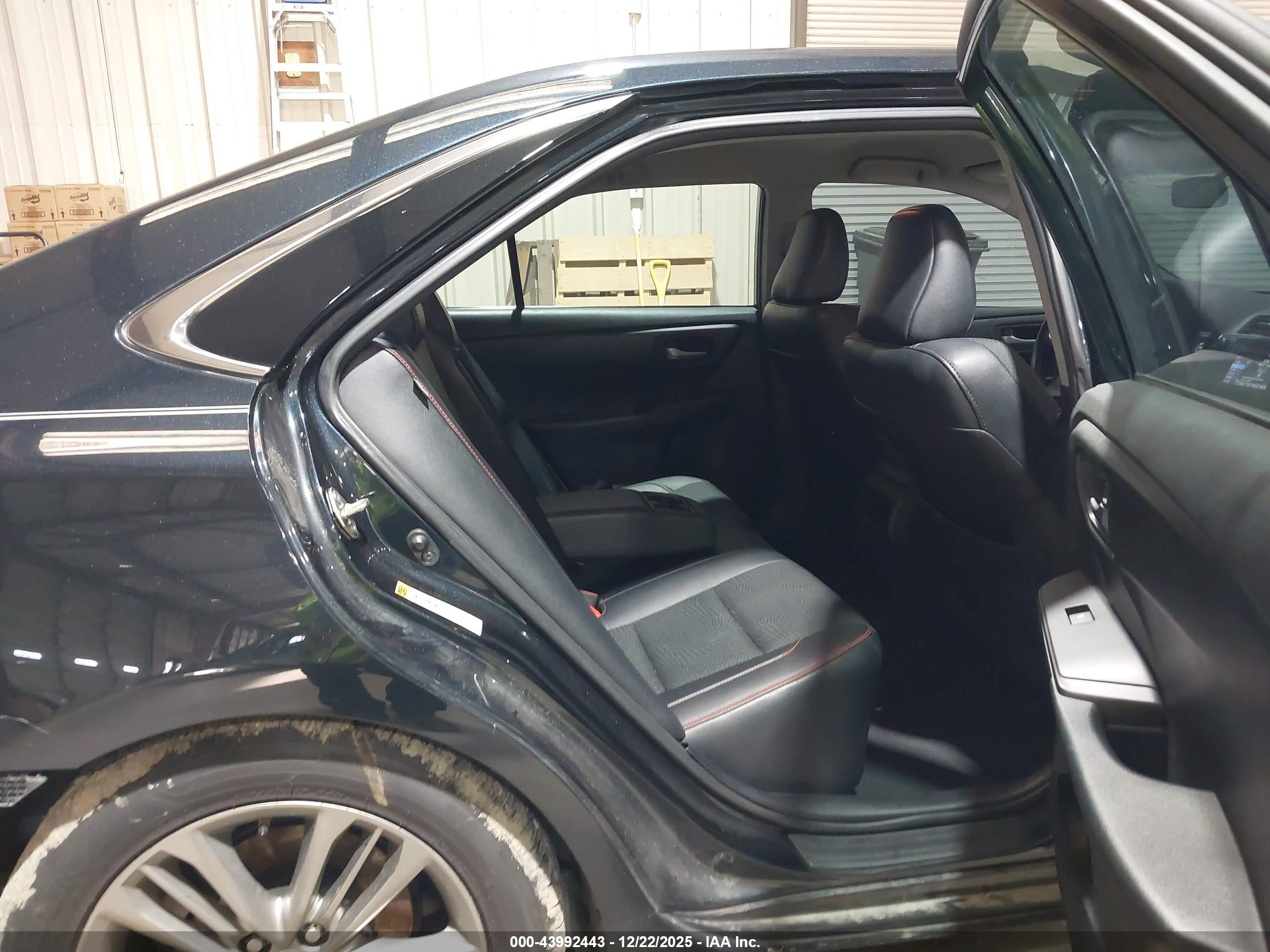 TOYOTA CAMRY image 8