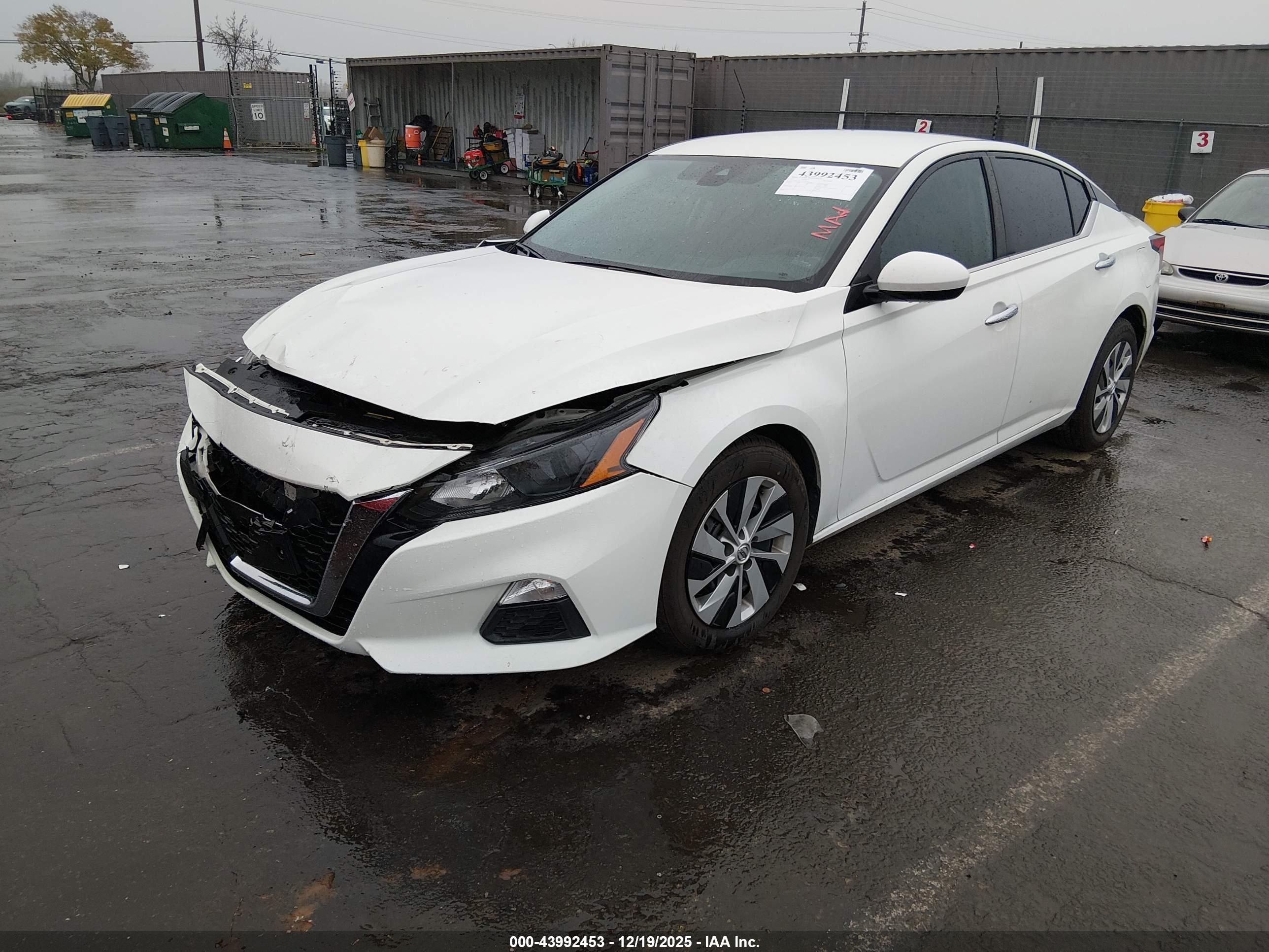 NISSAN ALTIMA image 2