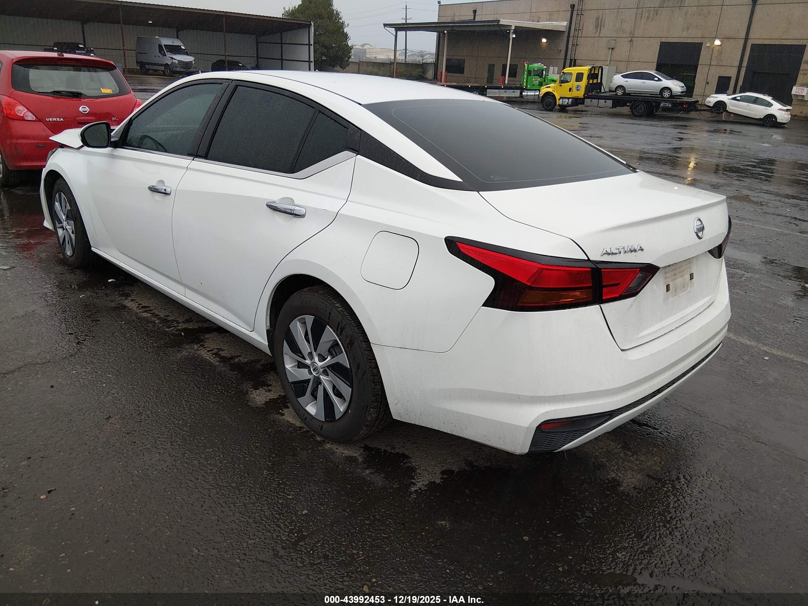 NISSAN ALTIMA image 3