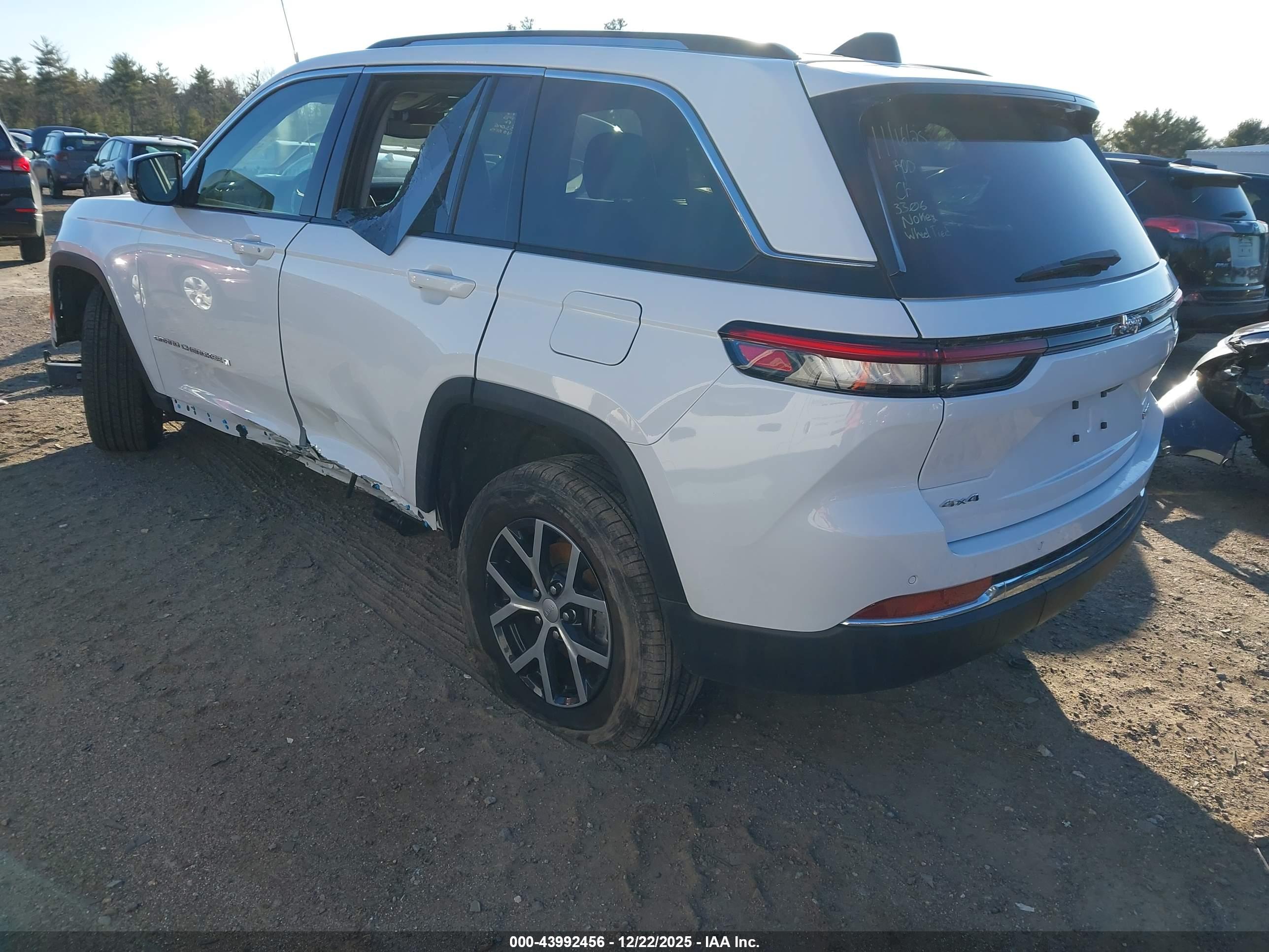 JEEP GRAND image 3