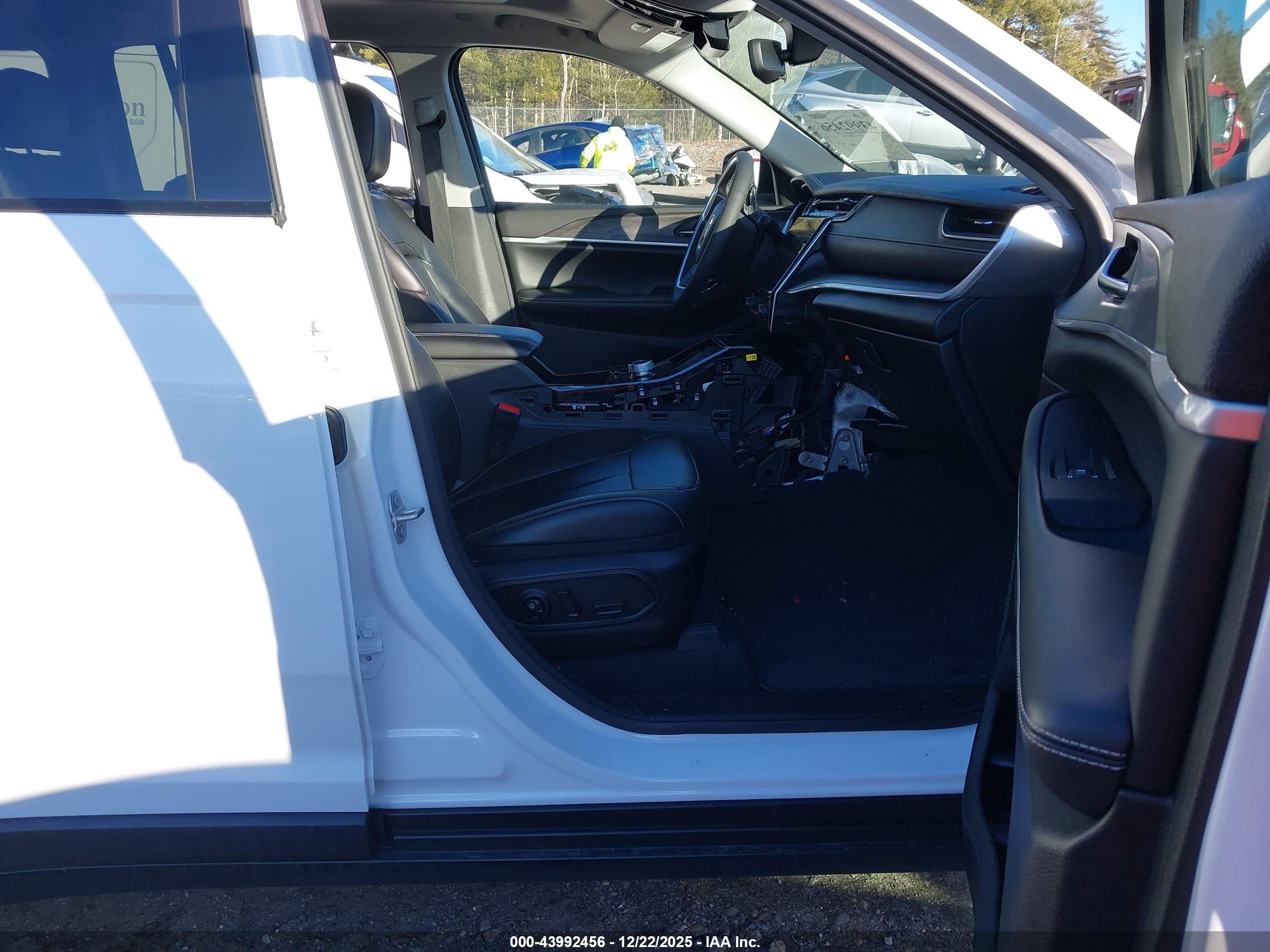 JEEP GRAND image 5