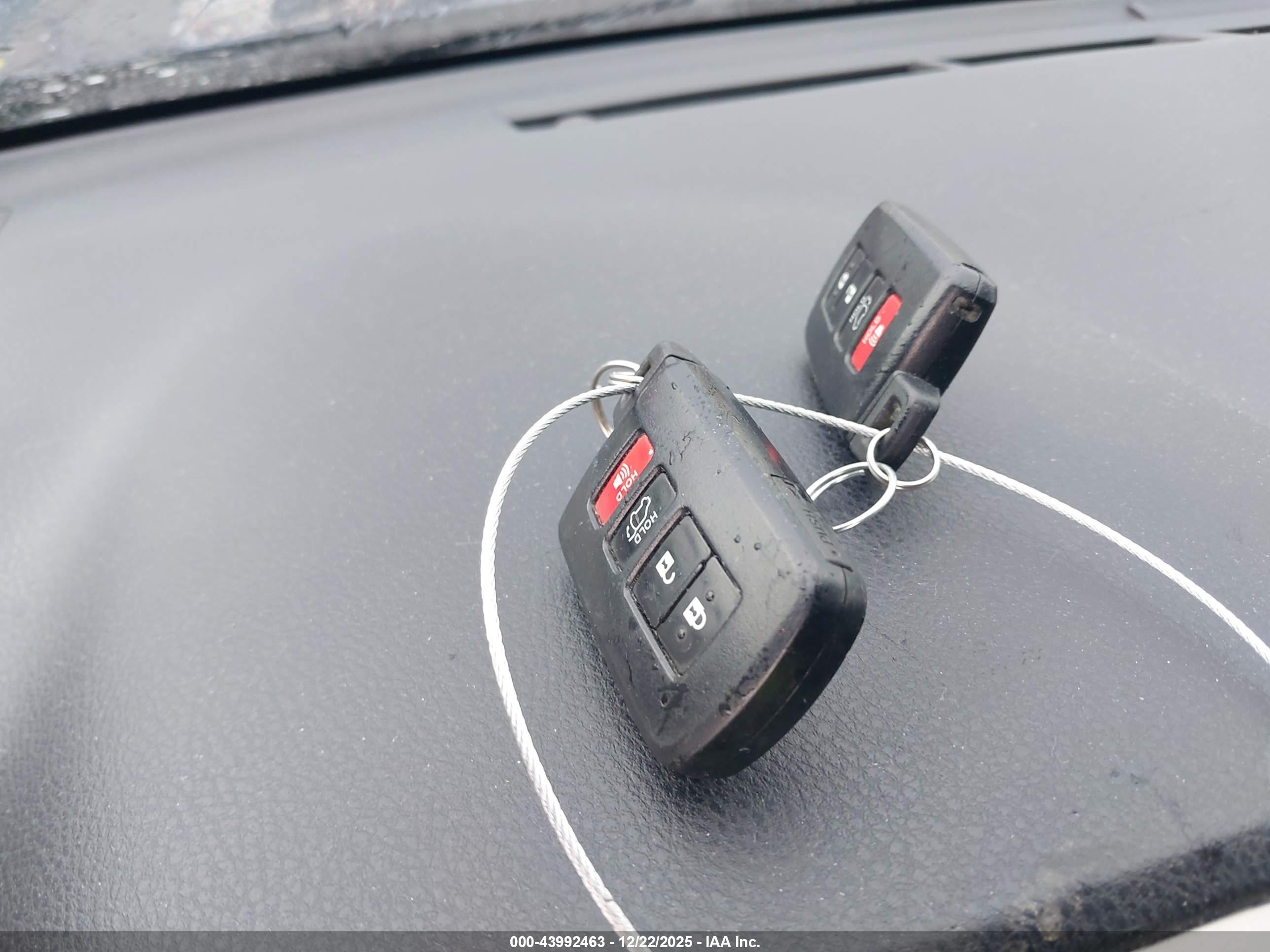TOYOTA RAV4 image 11