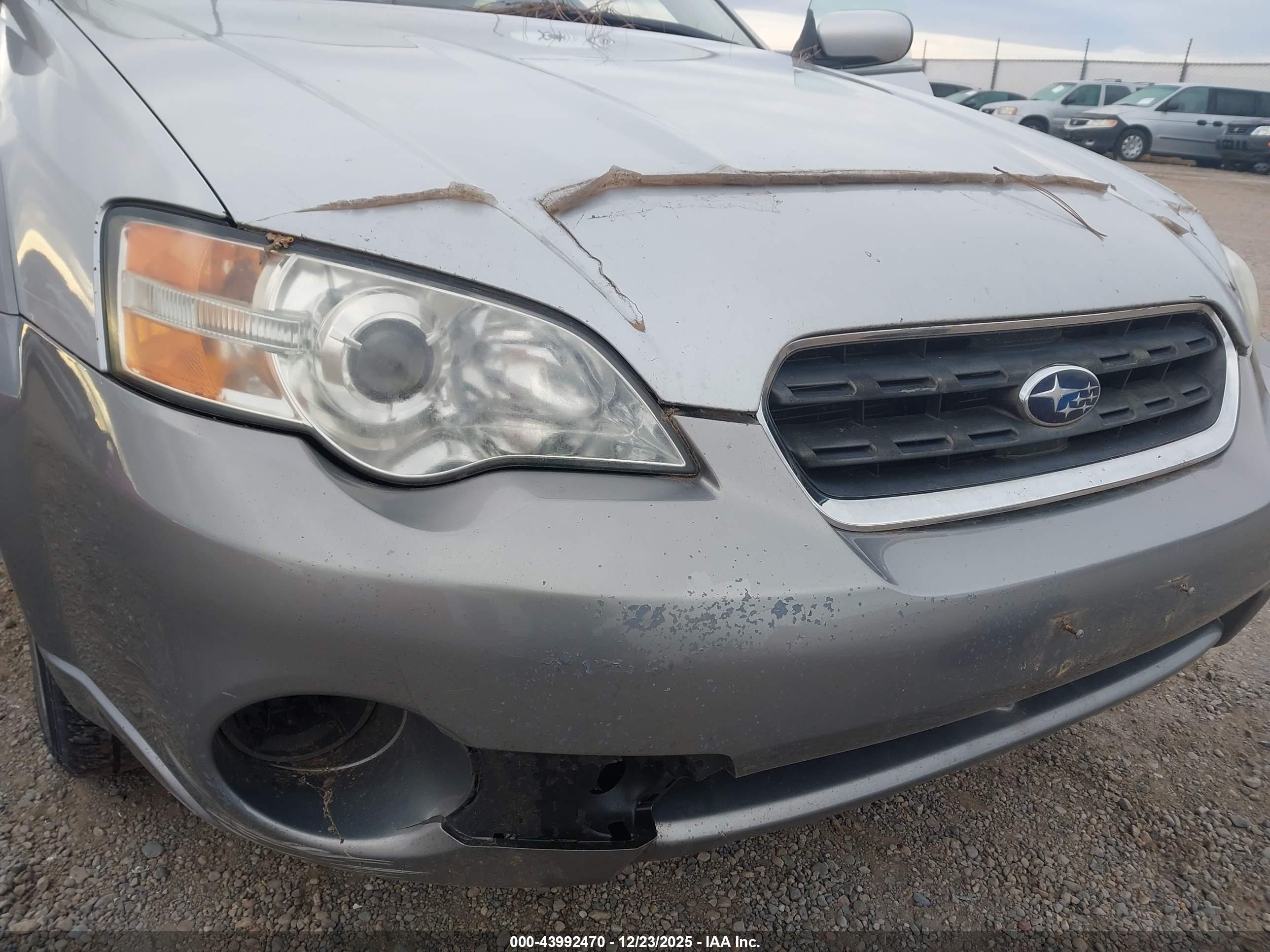 SUBARU OUTBACK image 6