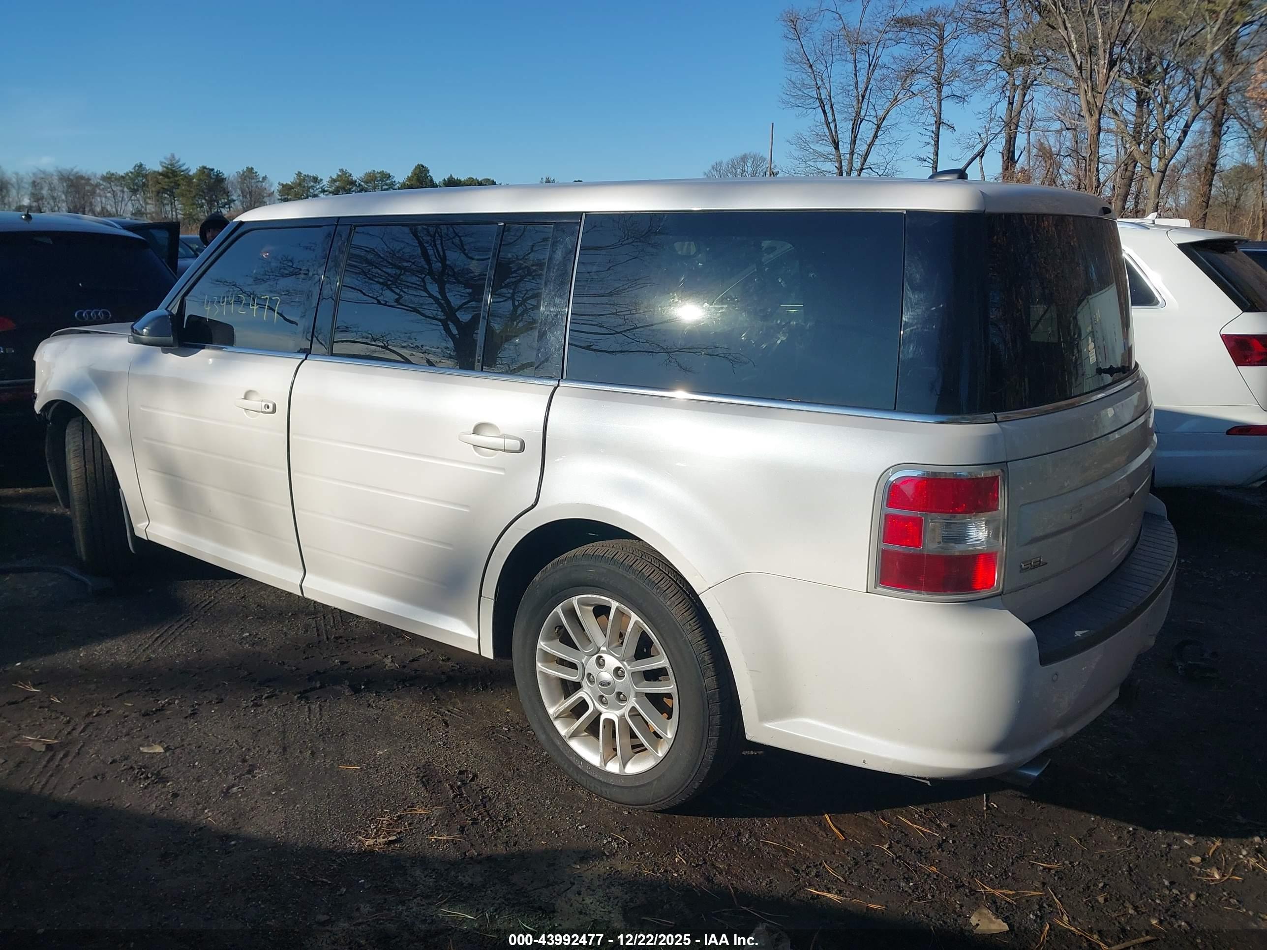 FORD FLEX image 3