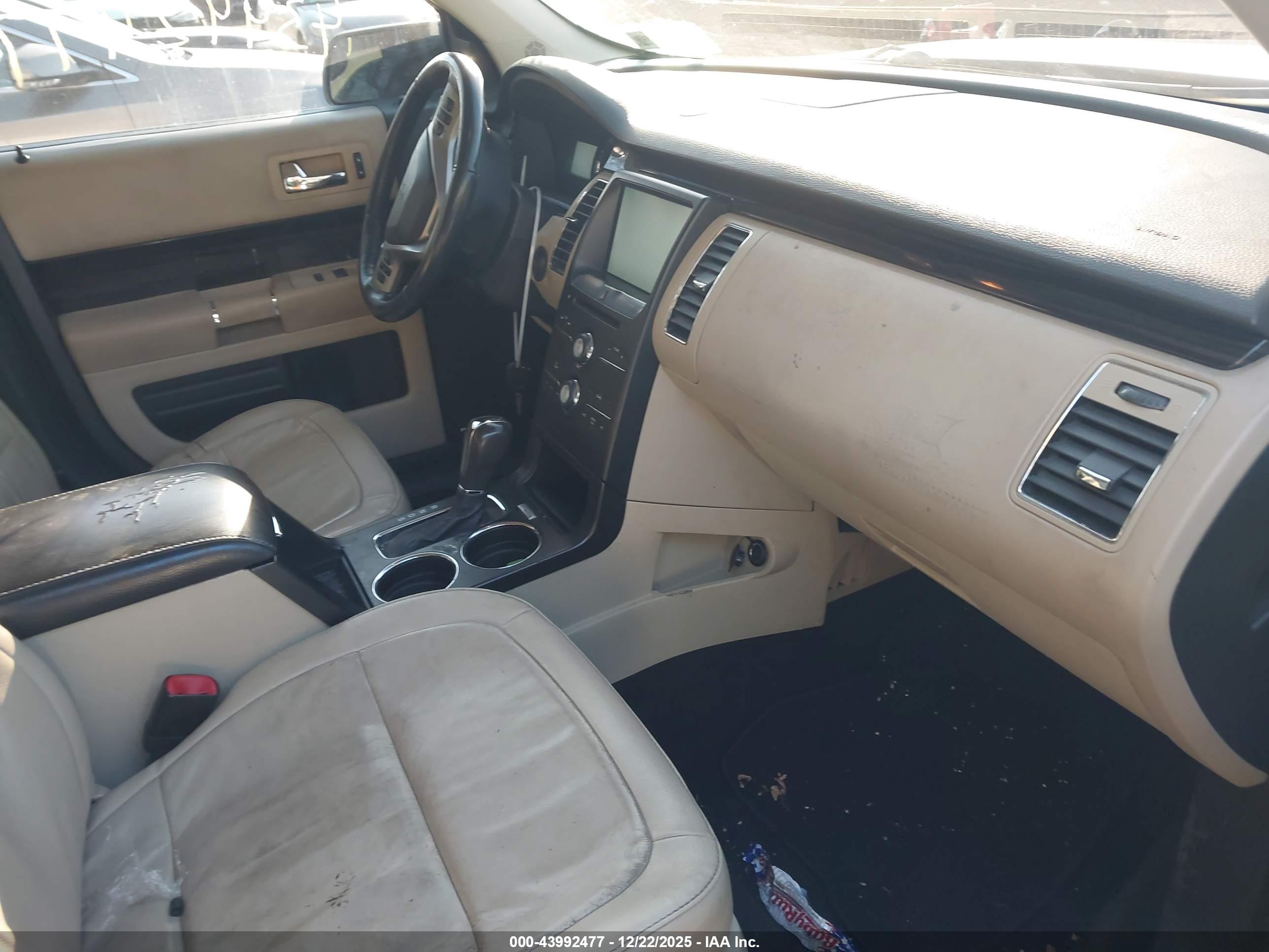FORD FLEX image 5