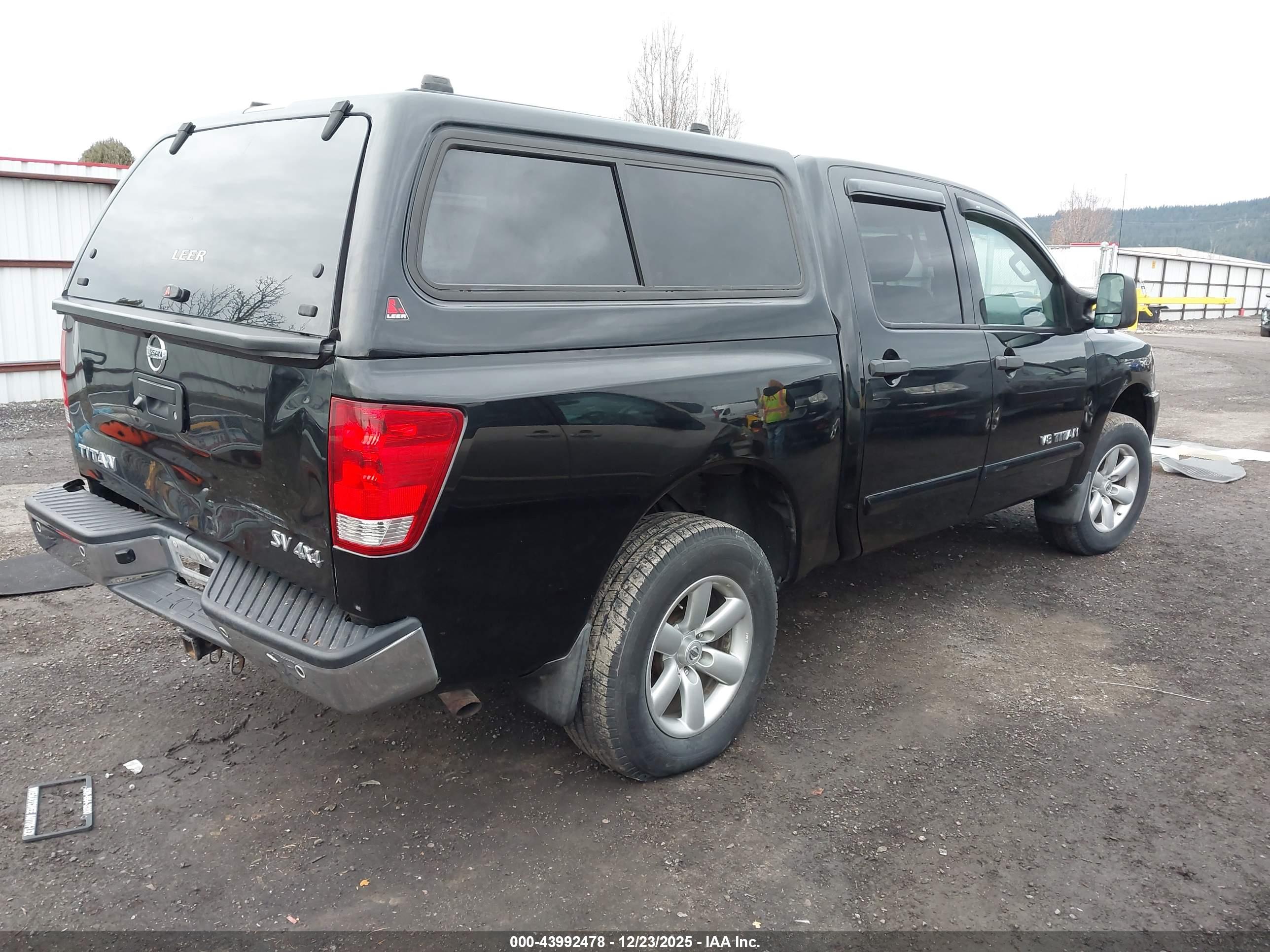 NISSAN TITAN image 4