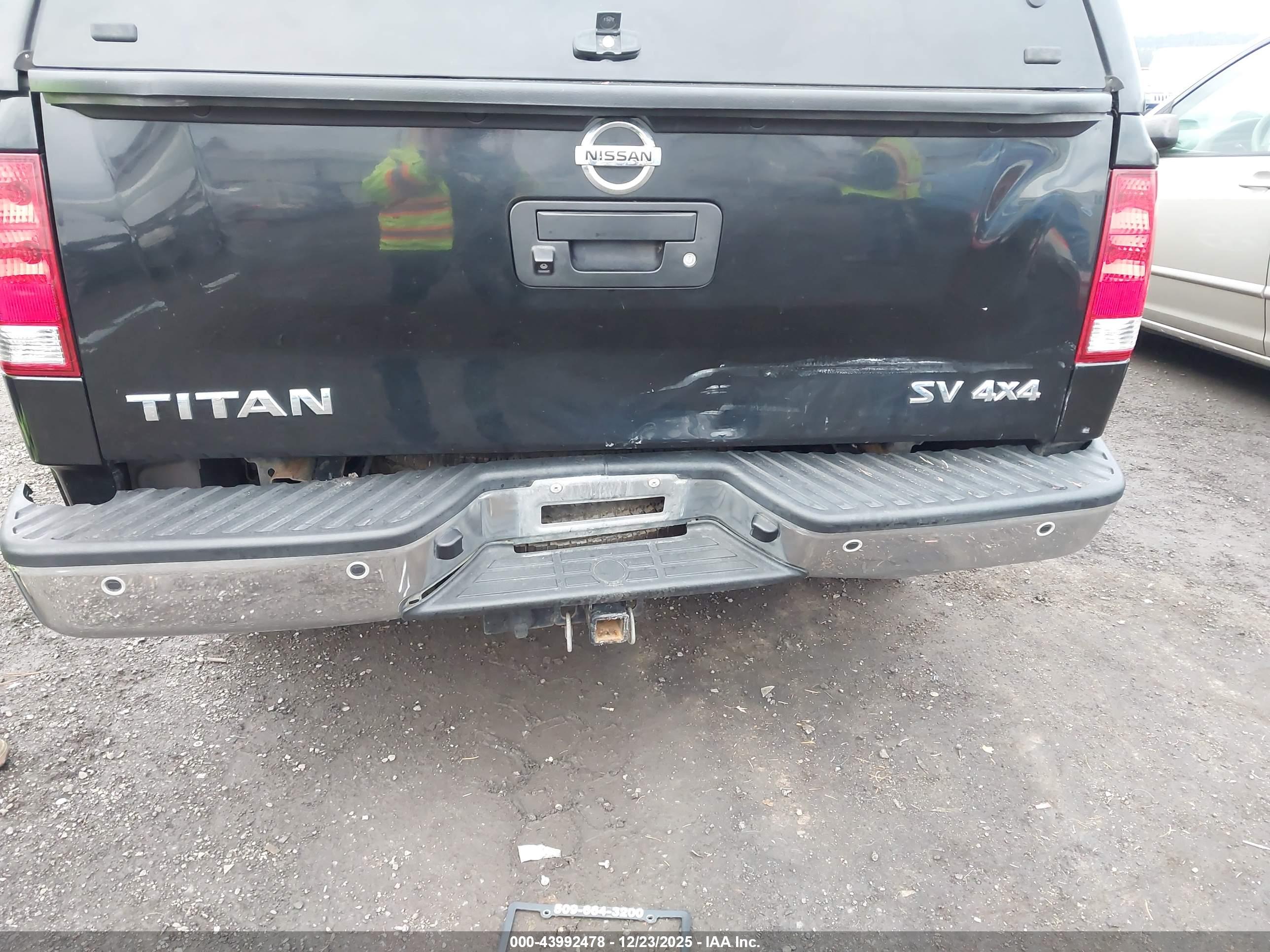 NISSAN TITAN image 6