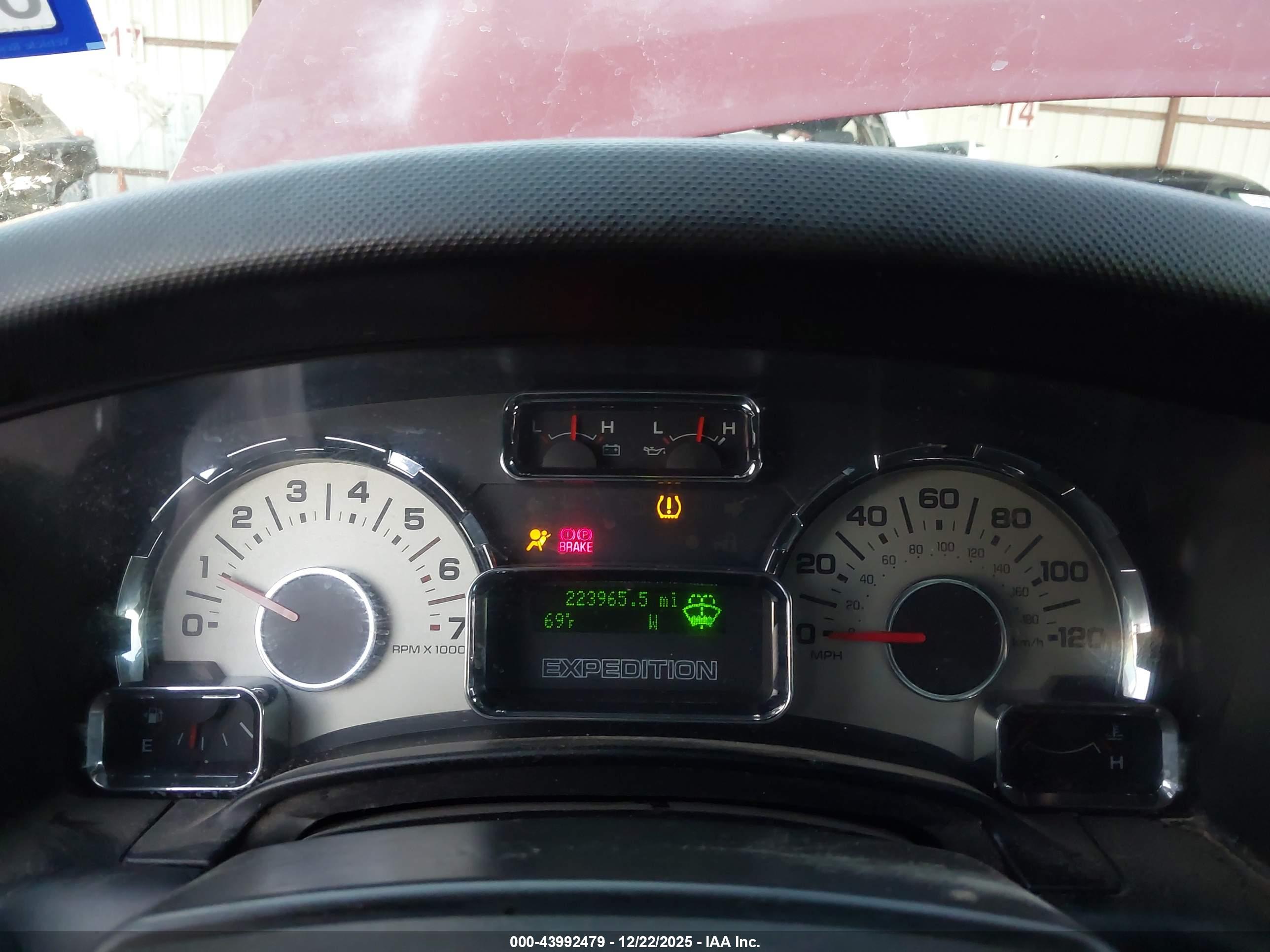 FORD EXPEDITION image 7
