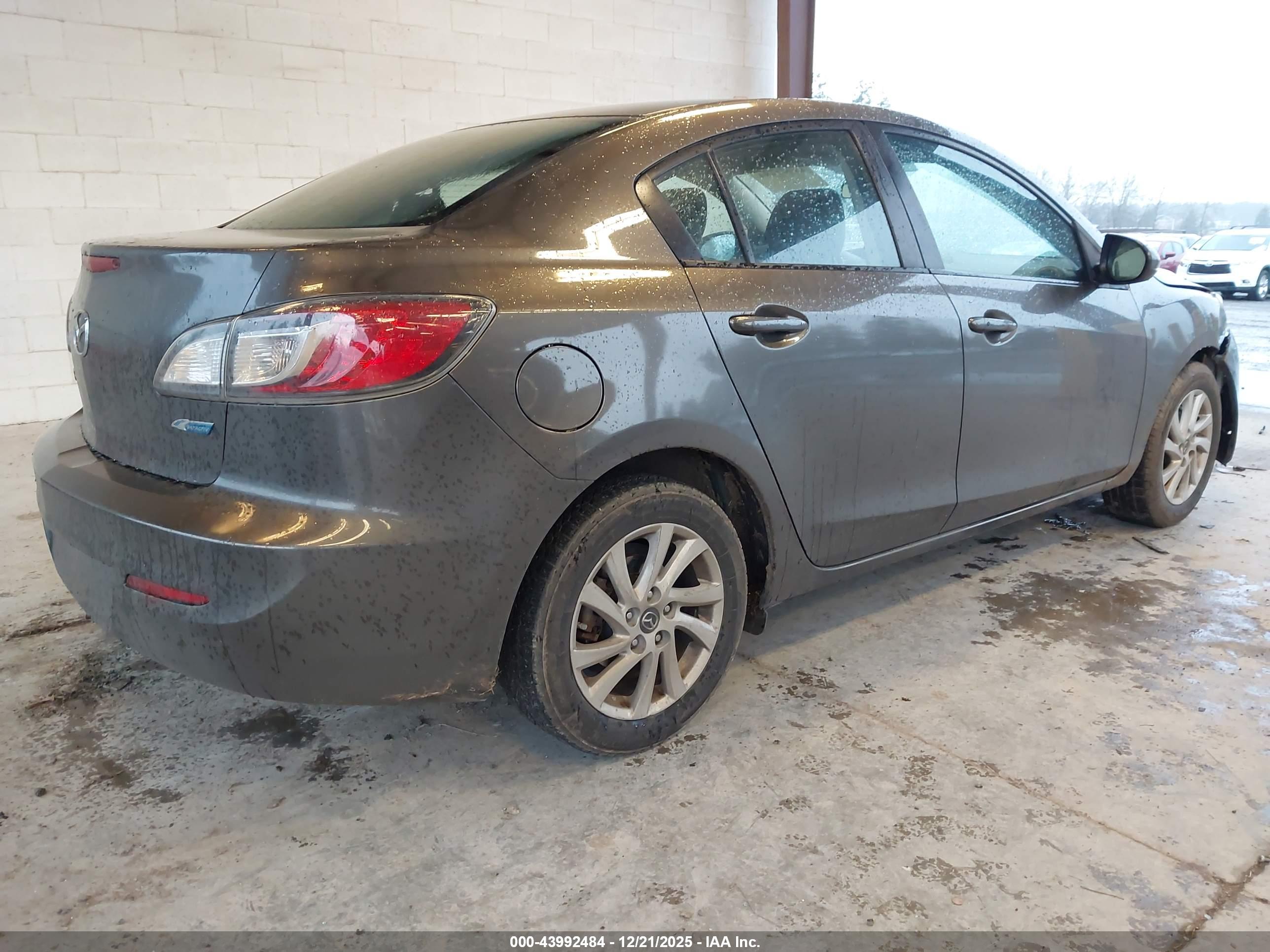 MAZDA MAZDA3 image 4