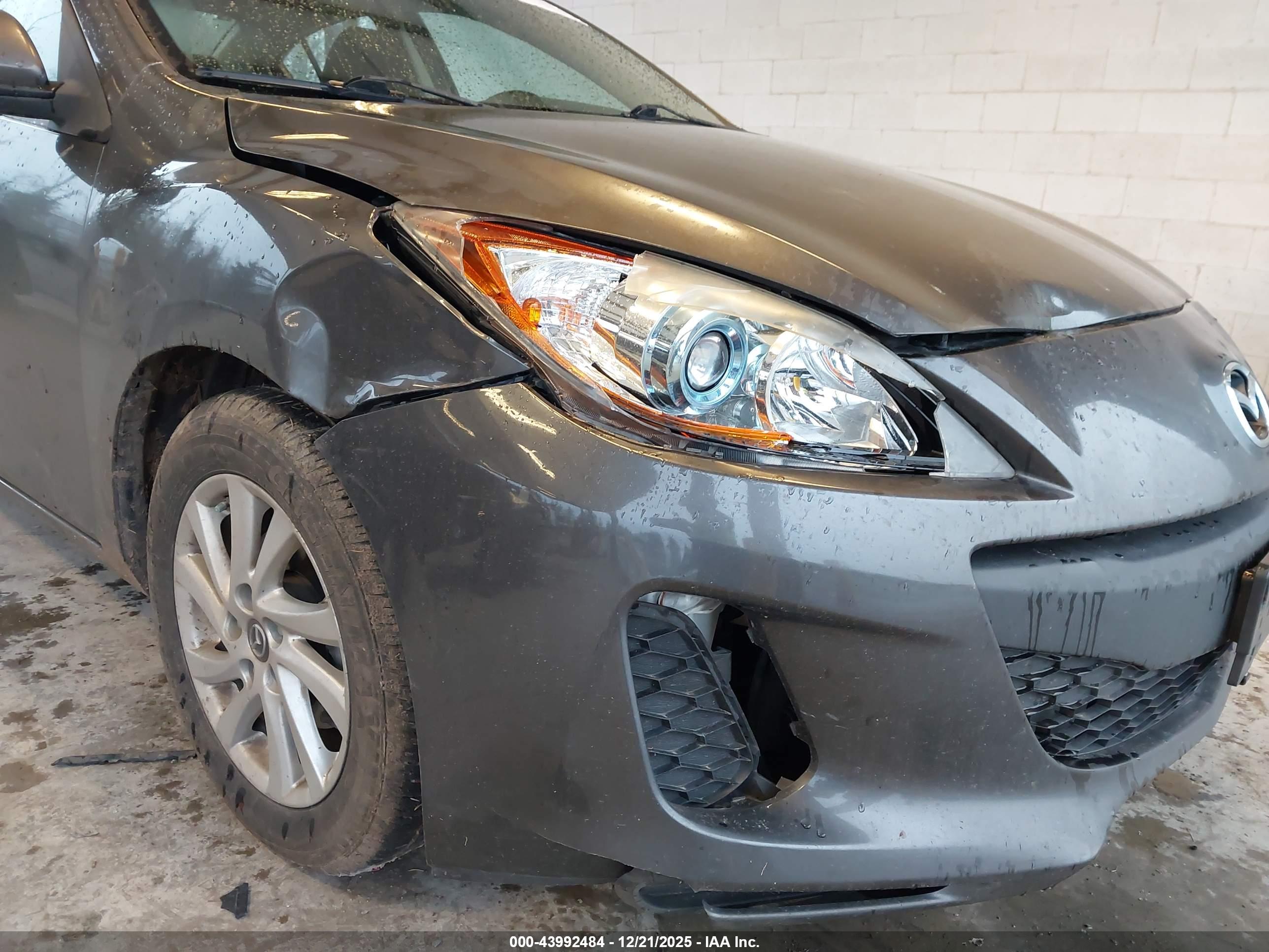 MAZDA MAZDA3 image 6