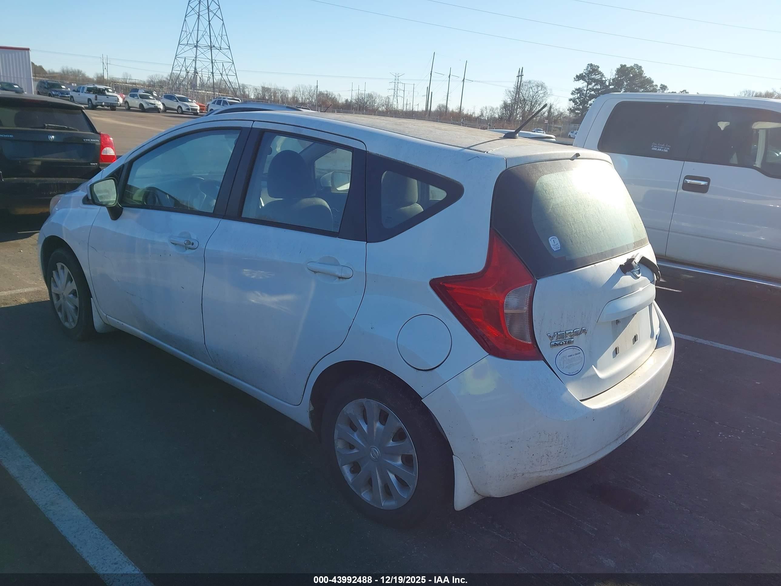 NISSAN VERSA image 3