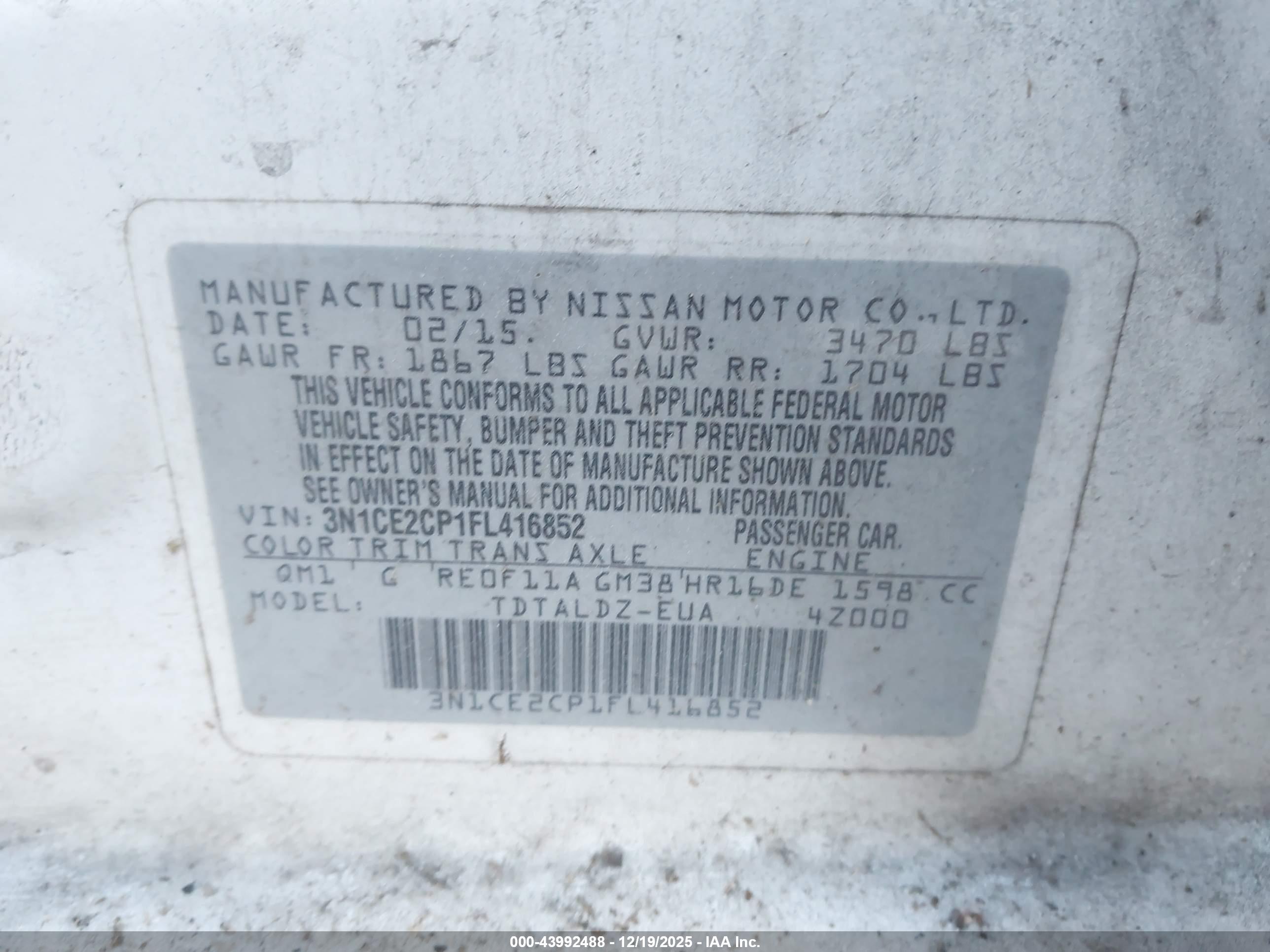 NISSAN VERSA image 9