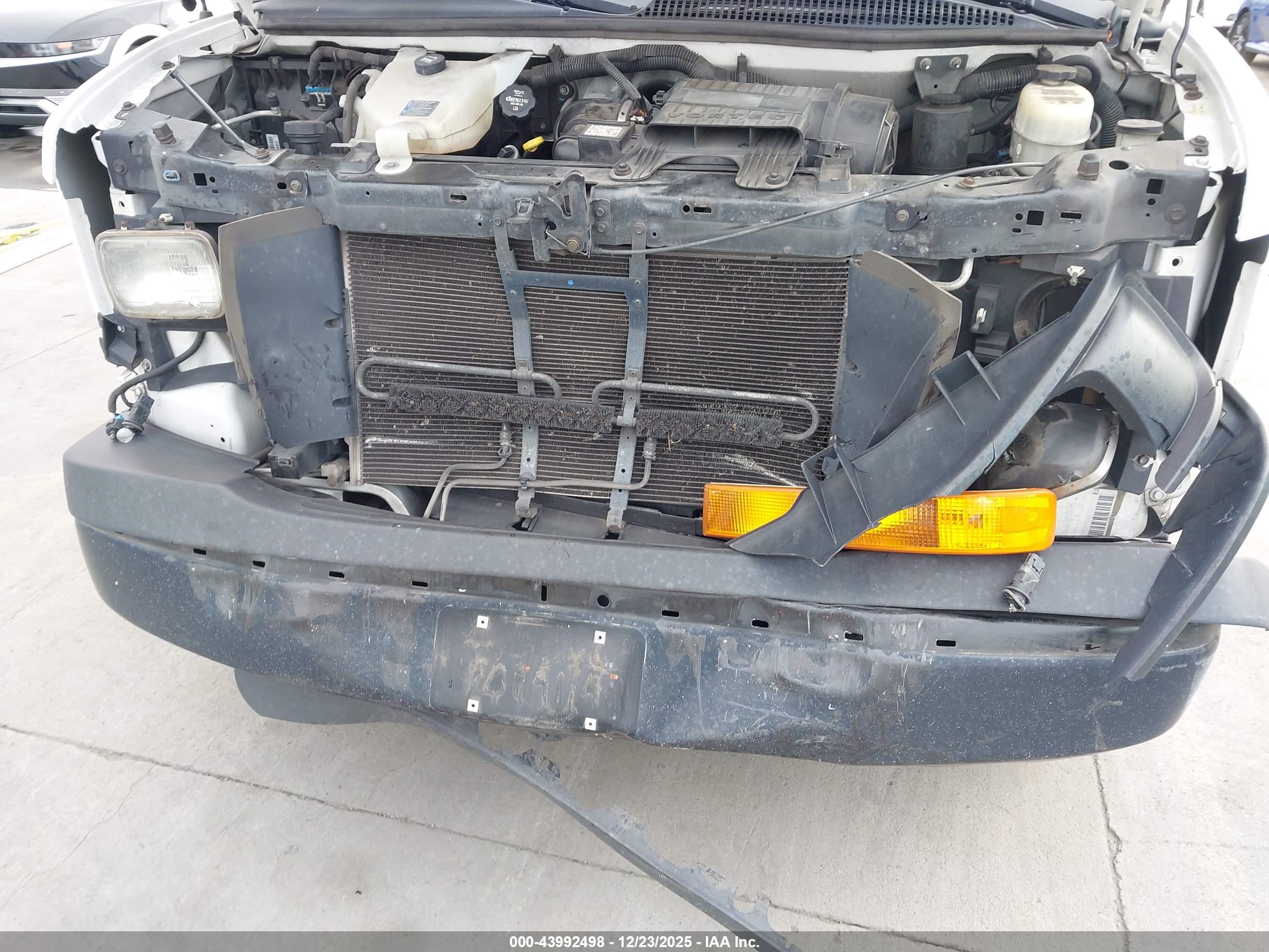 CHEVROLET EXPRESS image 6