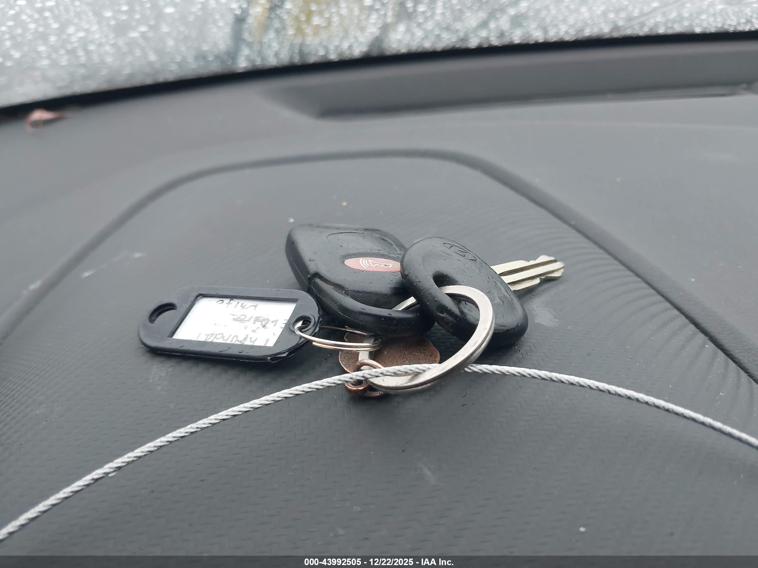 HYUNDAI ELANTRA image 11