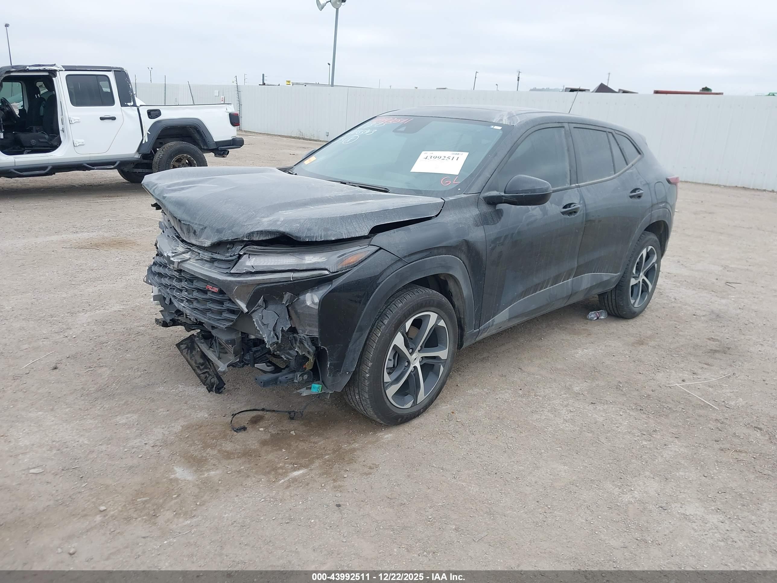 CHEVROLET TRAX image 2