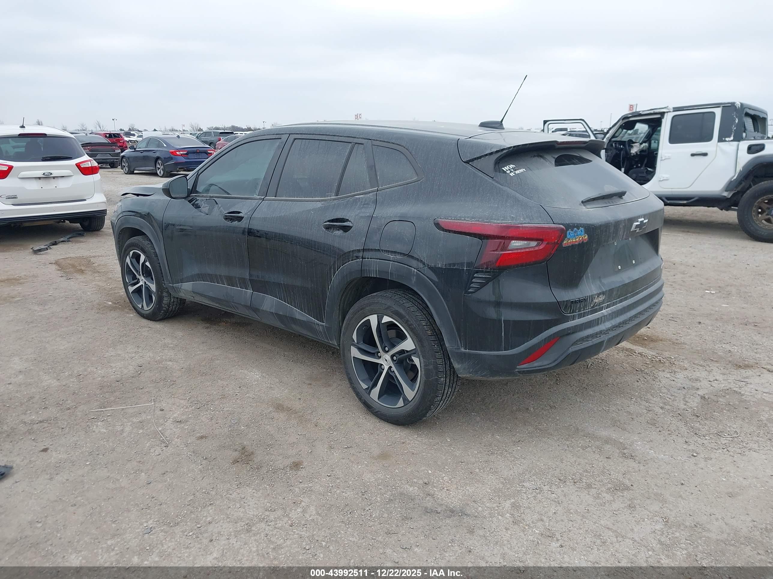 CHEVROLET TRAX image 3