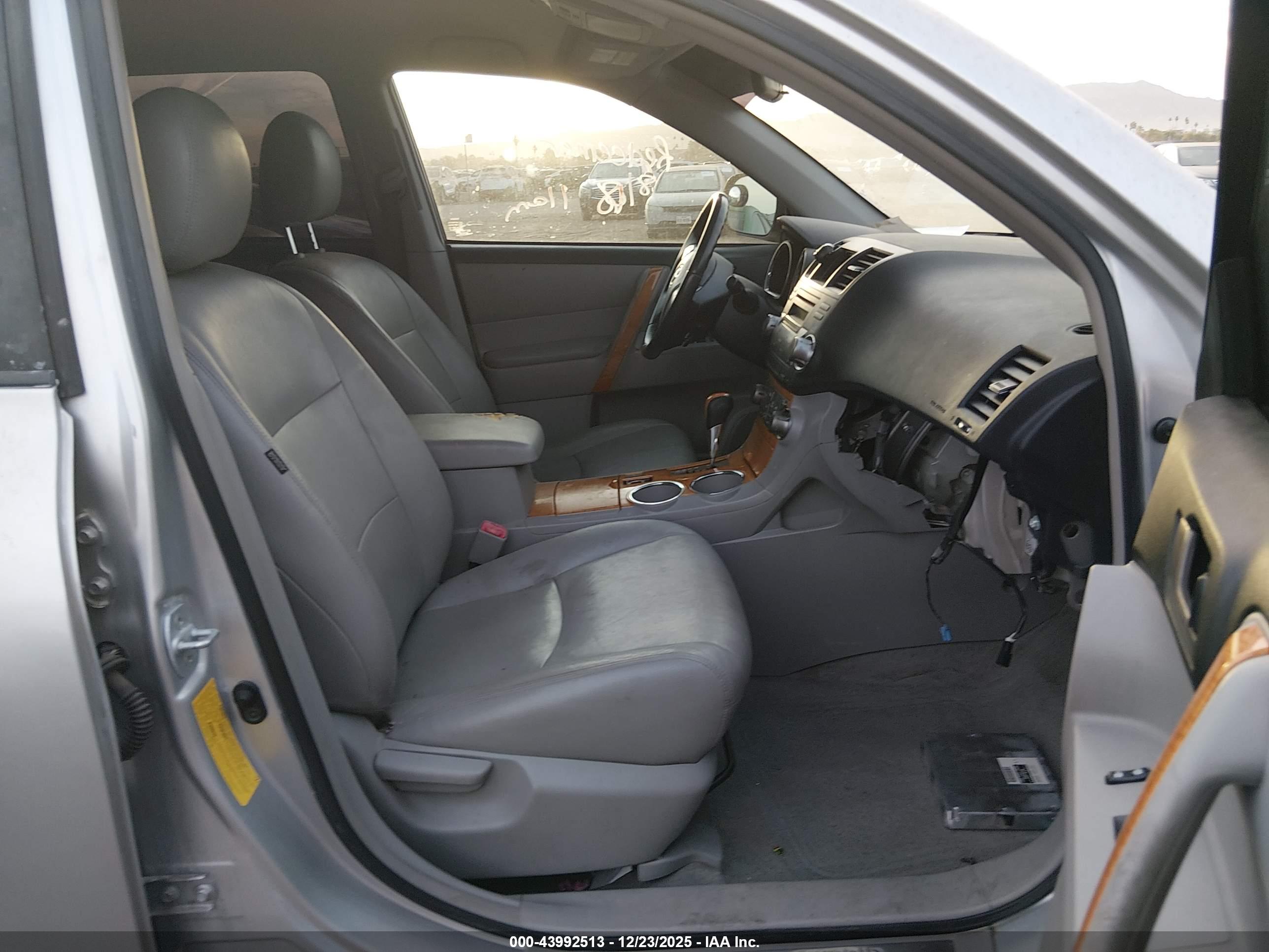 TOYOTA HIGHLANDER image 5