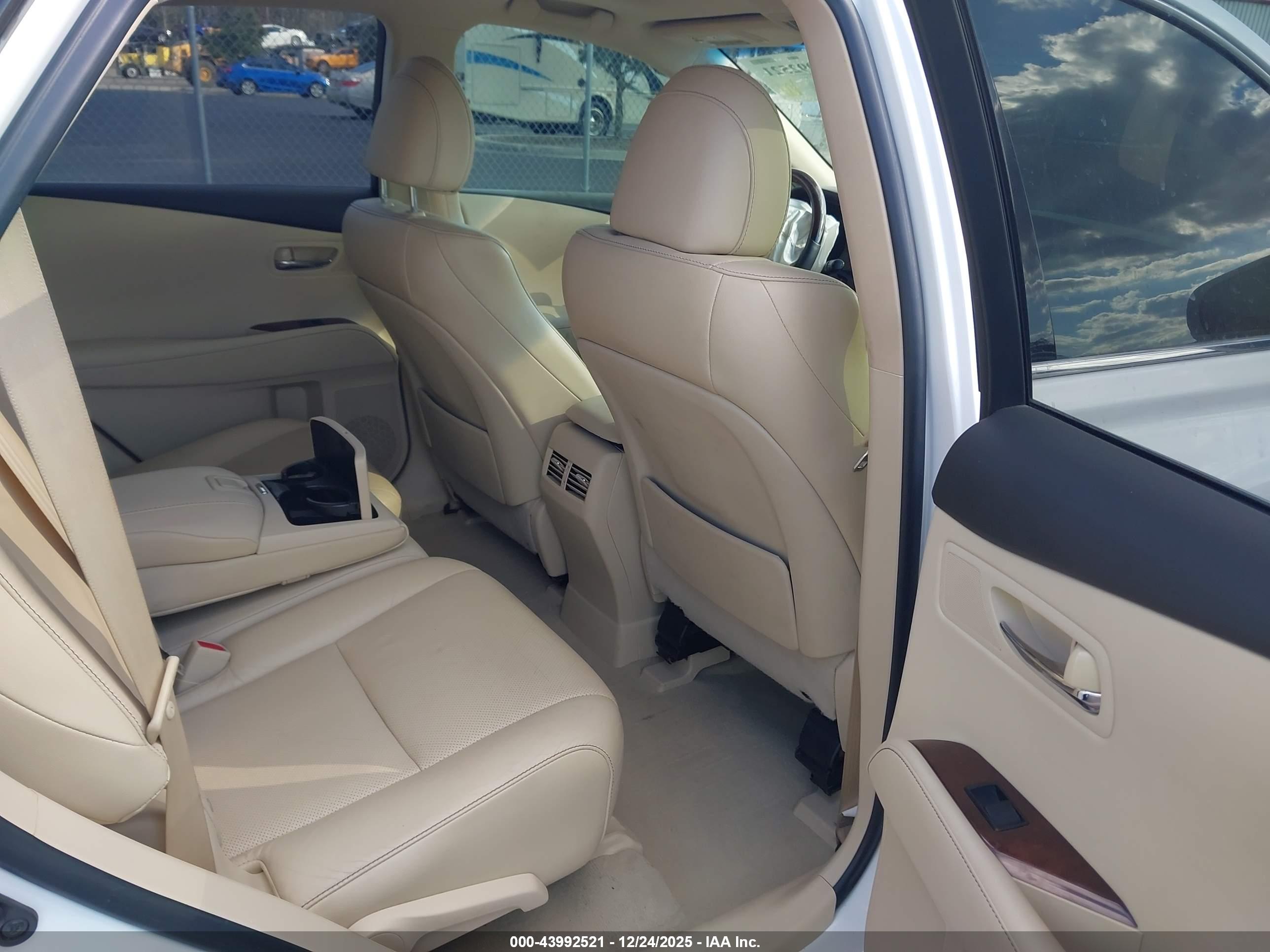 LEXUS RX image 8