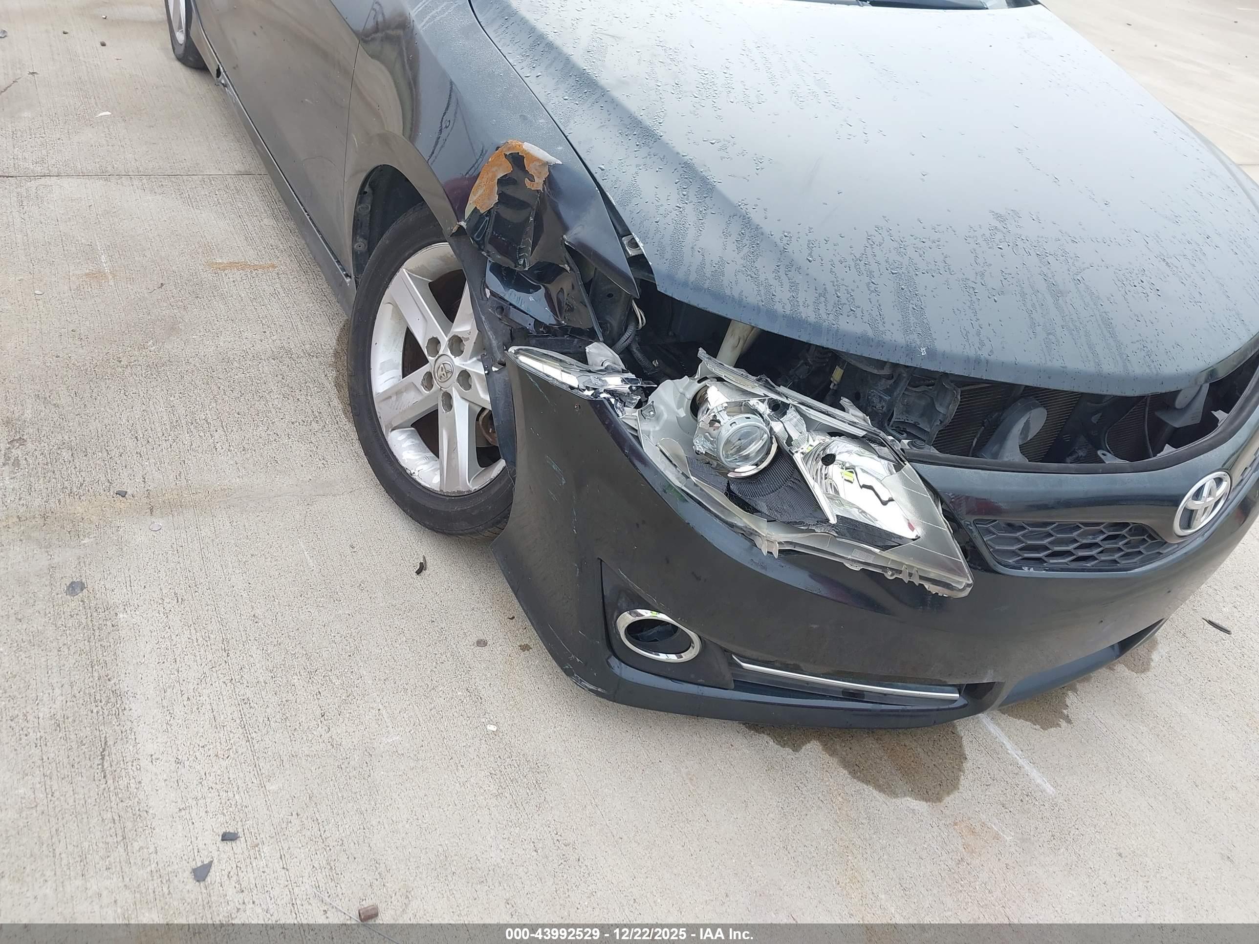 TOYOTA CAMRY image 6