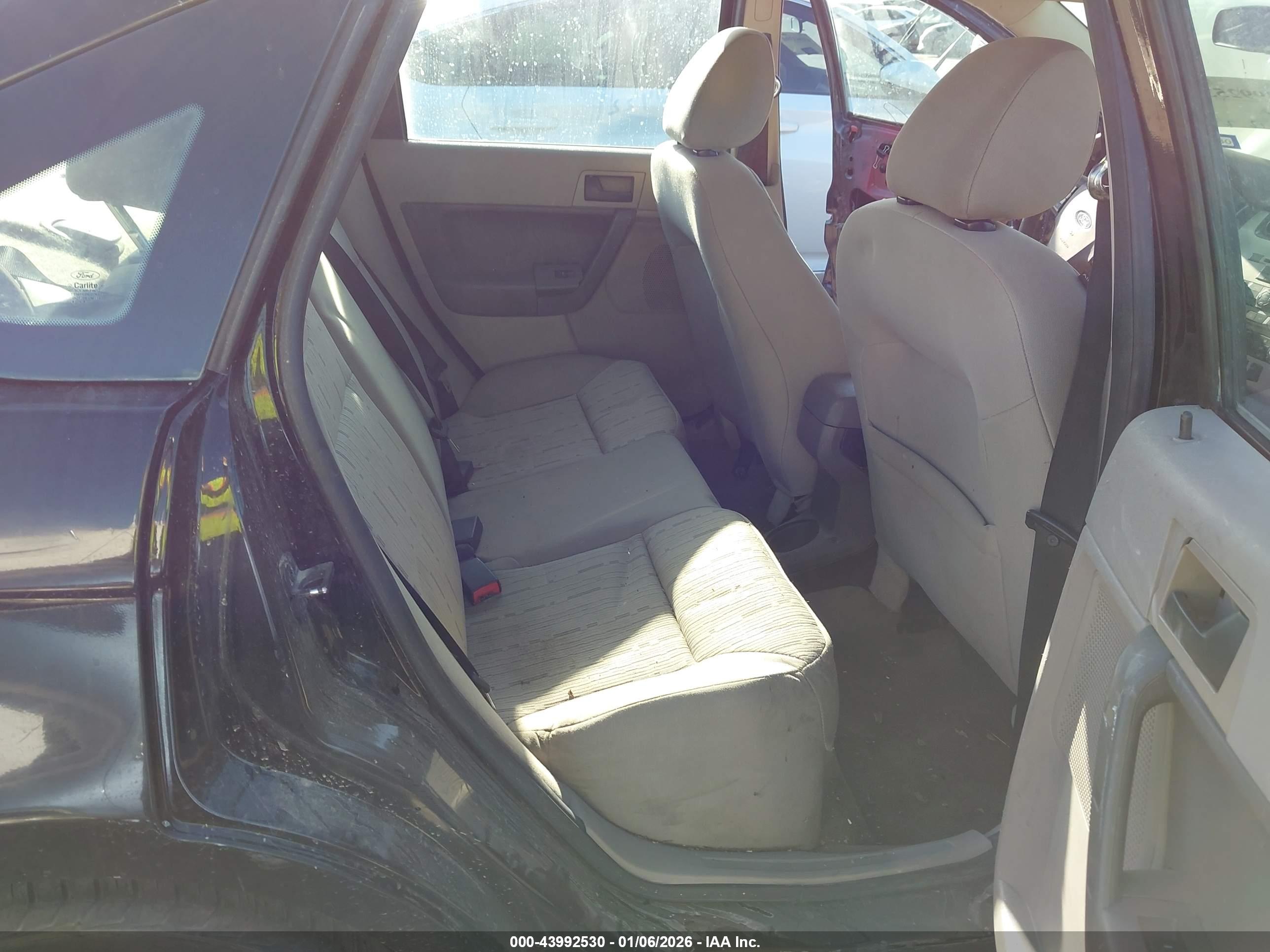 FORD FOCUS image 8