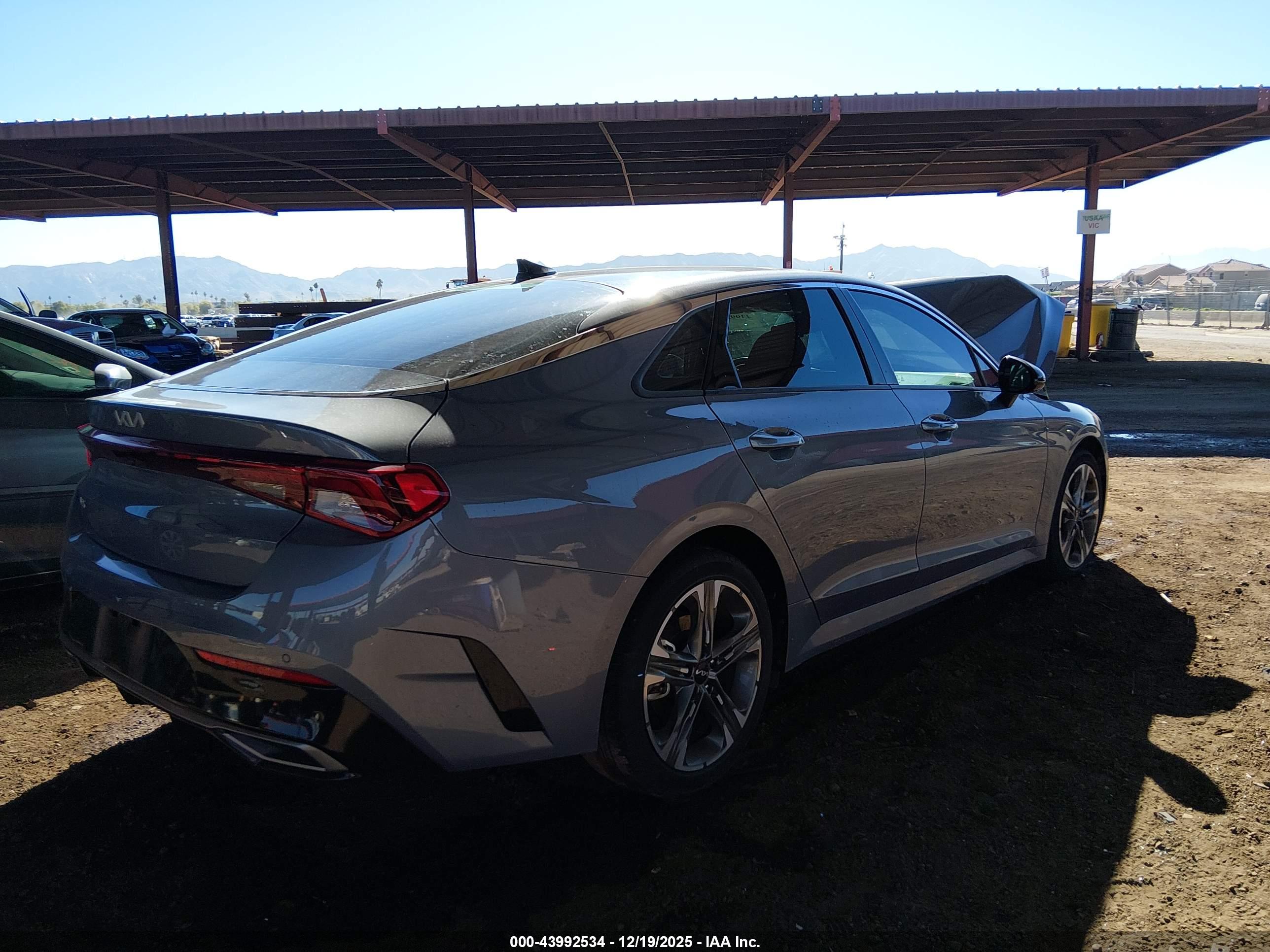 KIA K5 image 4