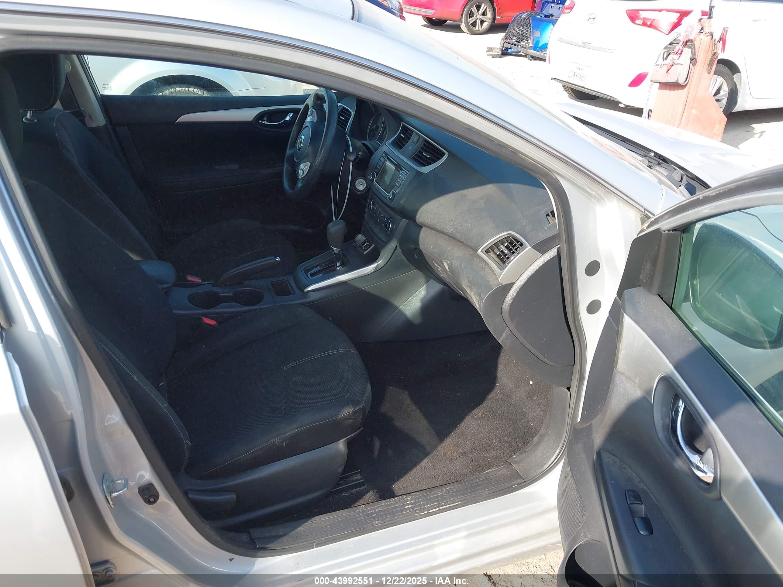 NISSAN SENTRA image 5