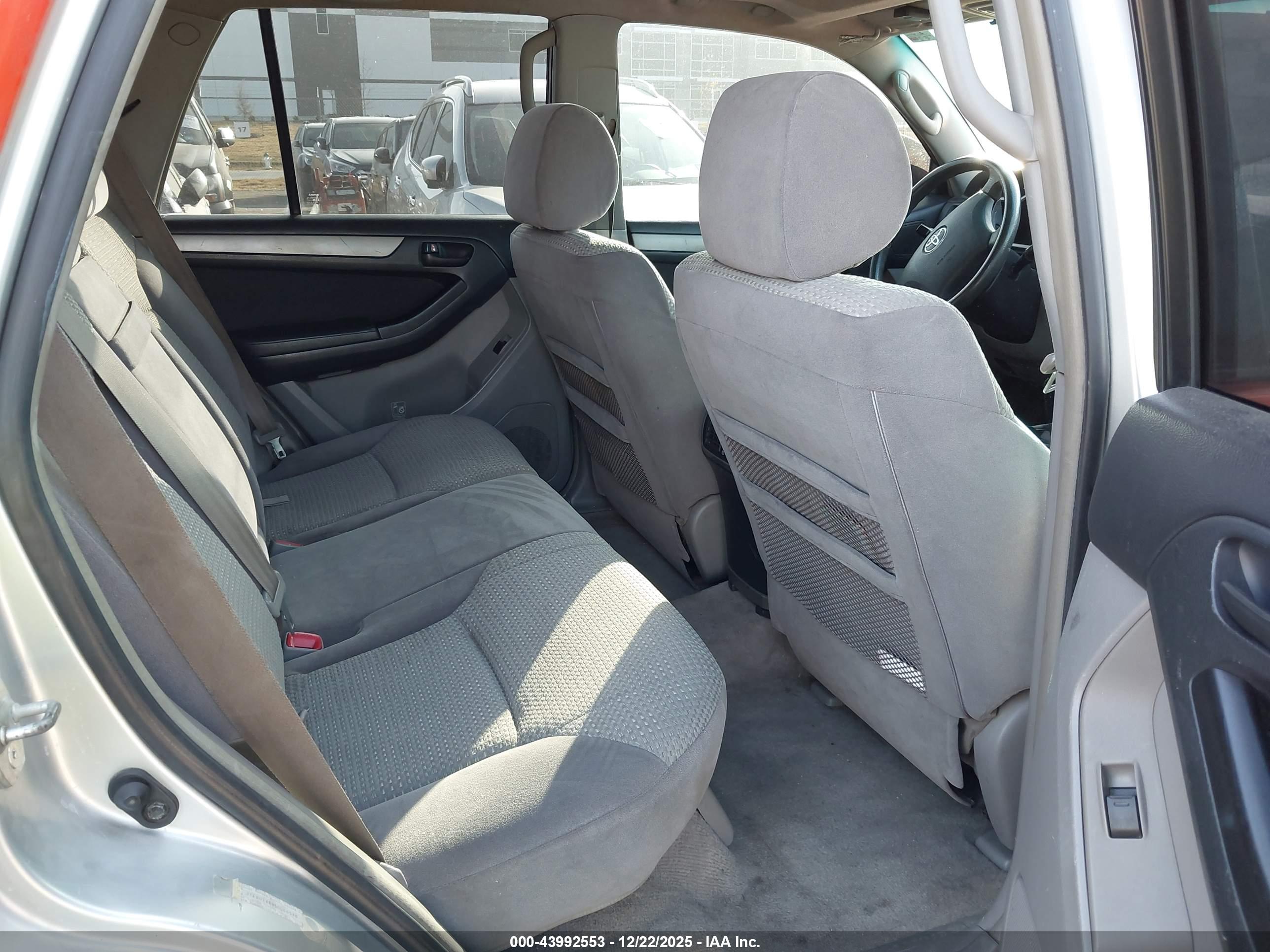 TOYOTA 4RUNNER image 8