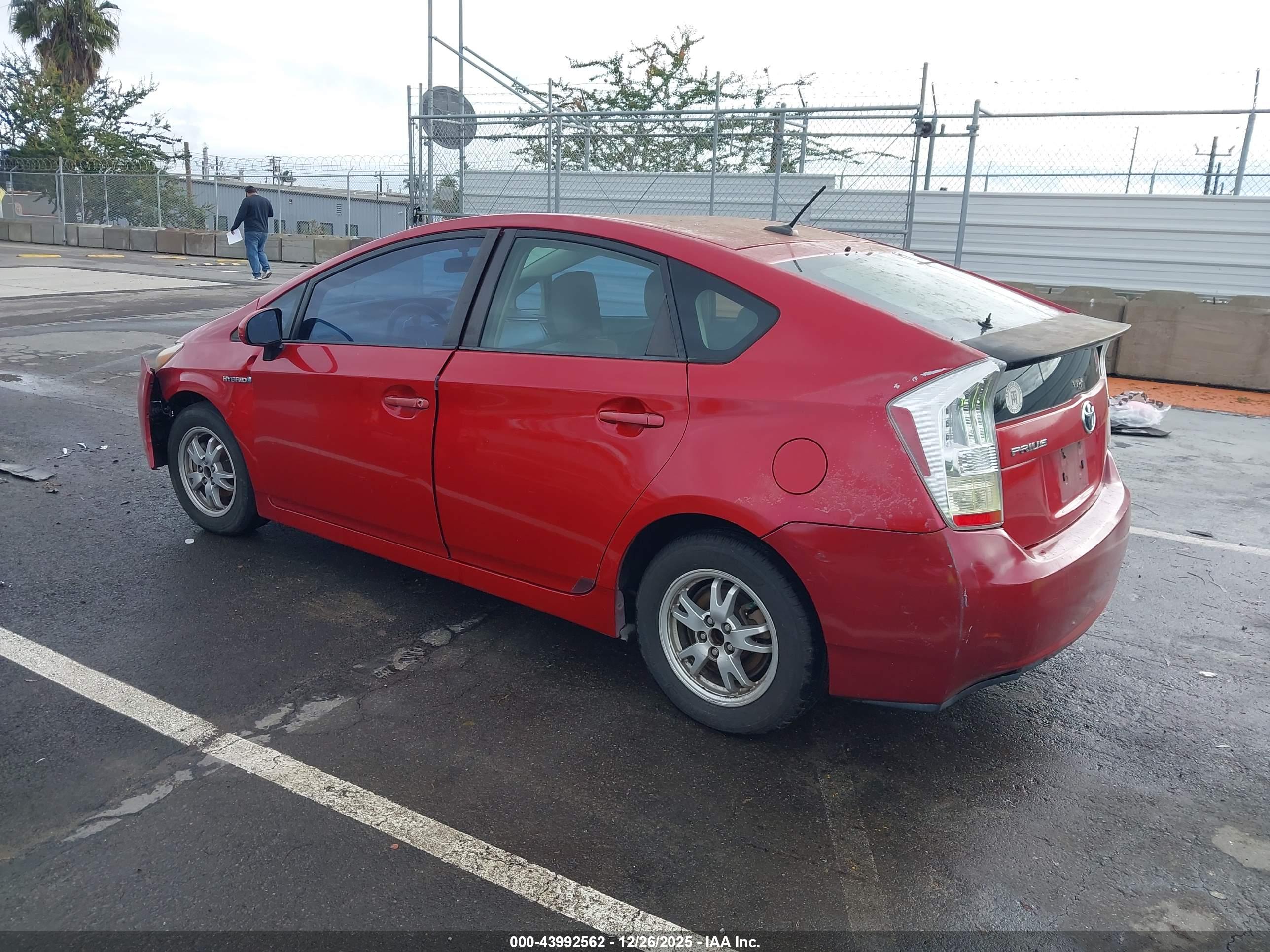 TOYOTA PRIUS image 3