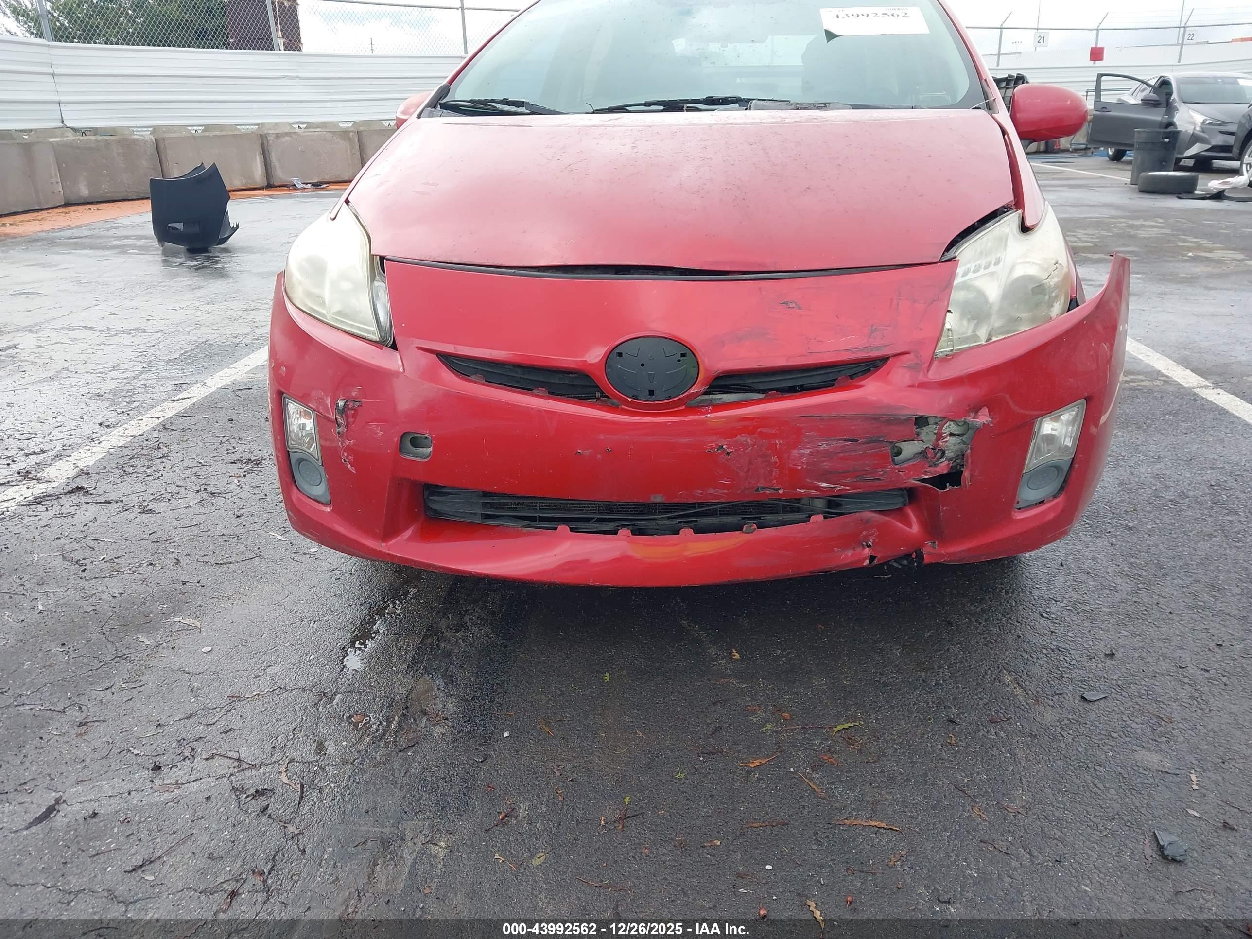 TOYOTA PRIUS image 6