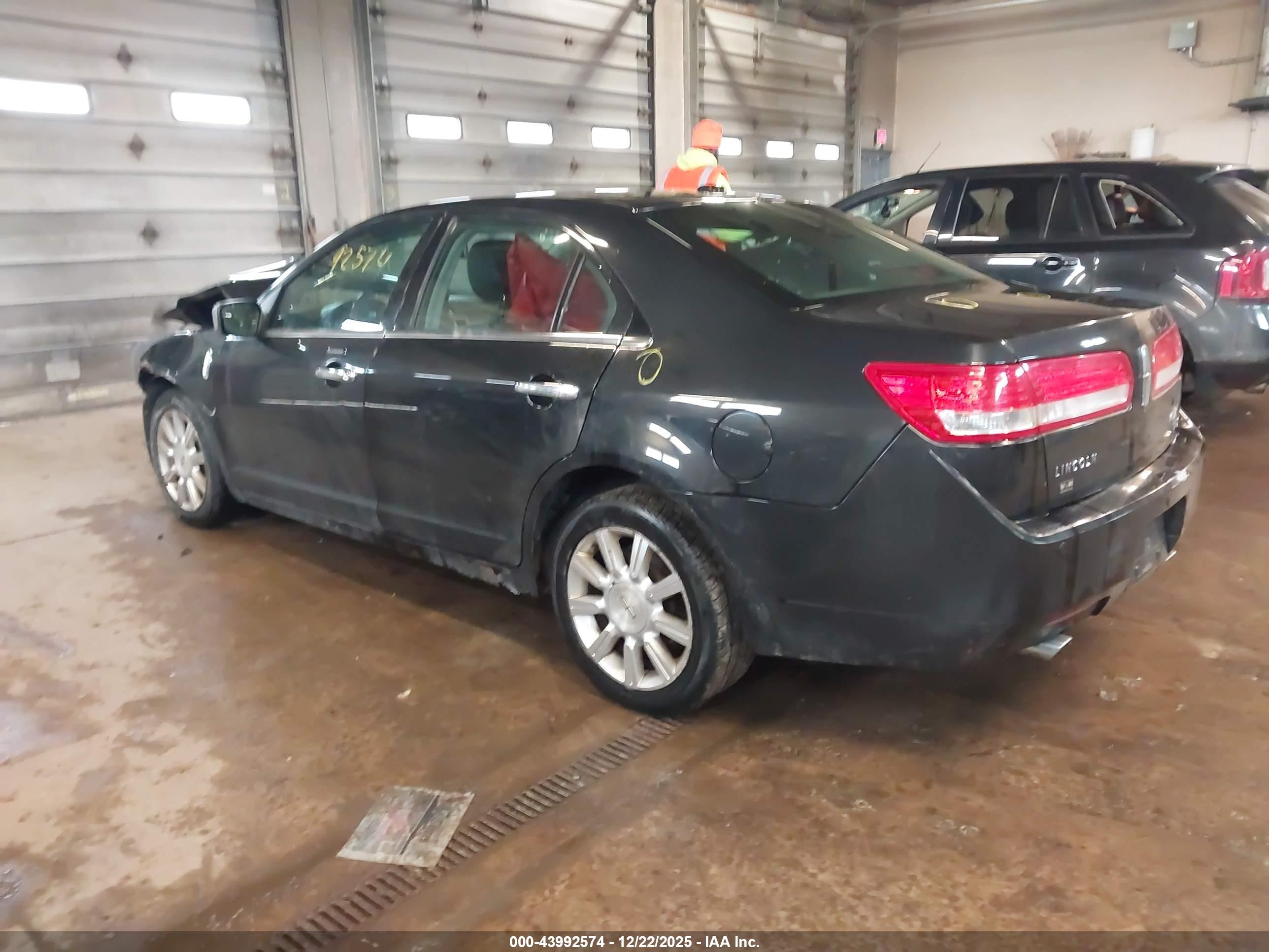 LINCOLN MKZ image 3