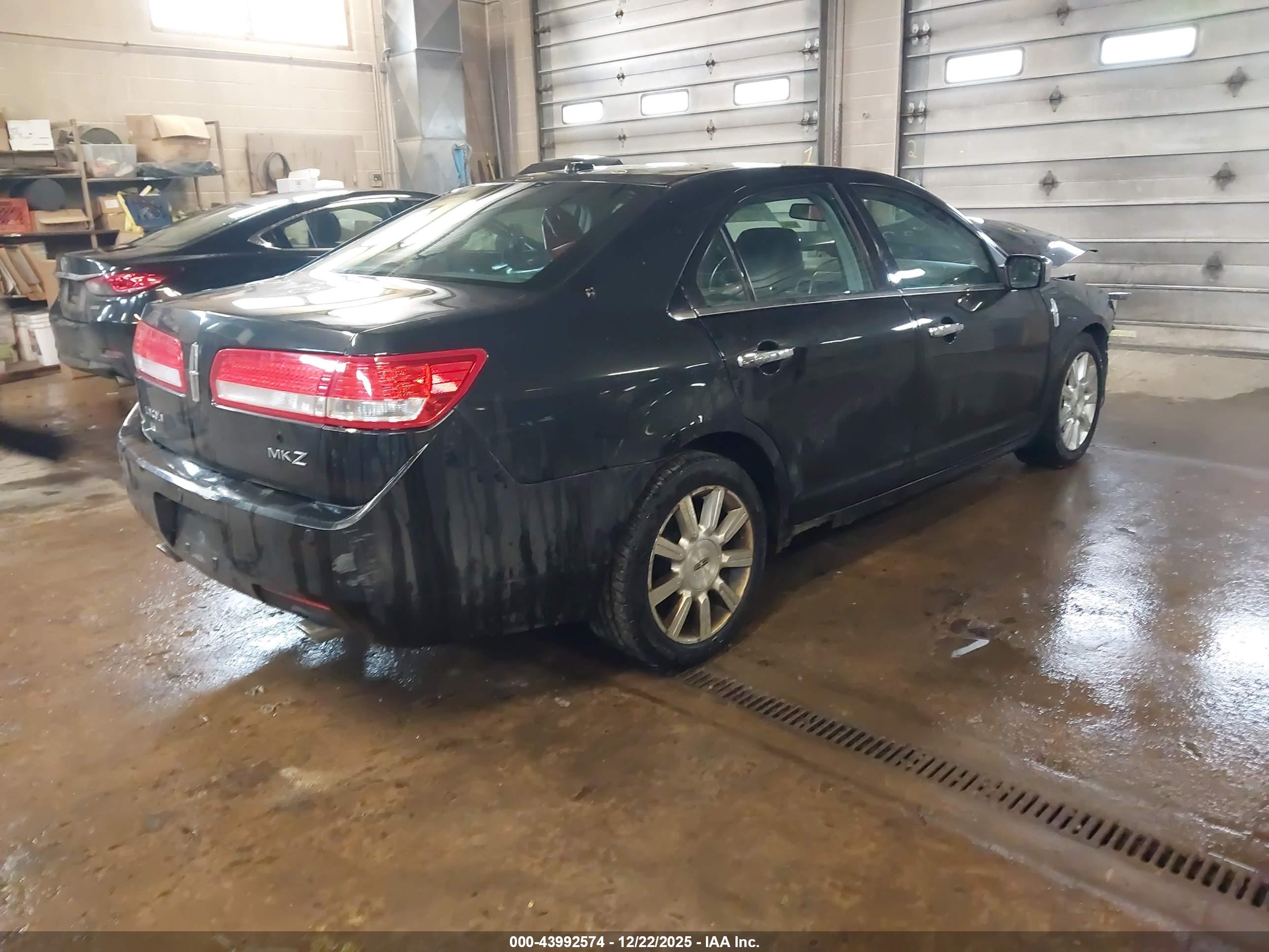 LINCOLN MKZ image 4
