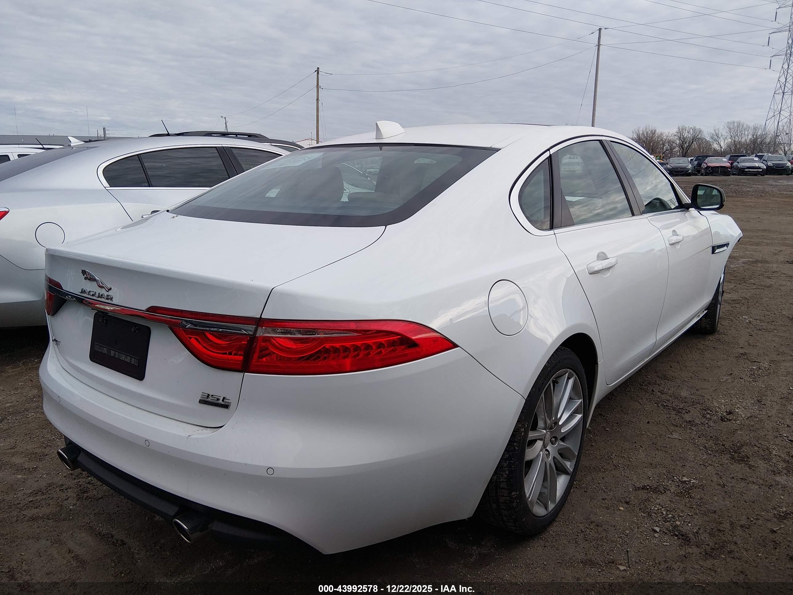 JAGUAR XF image 4