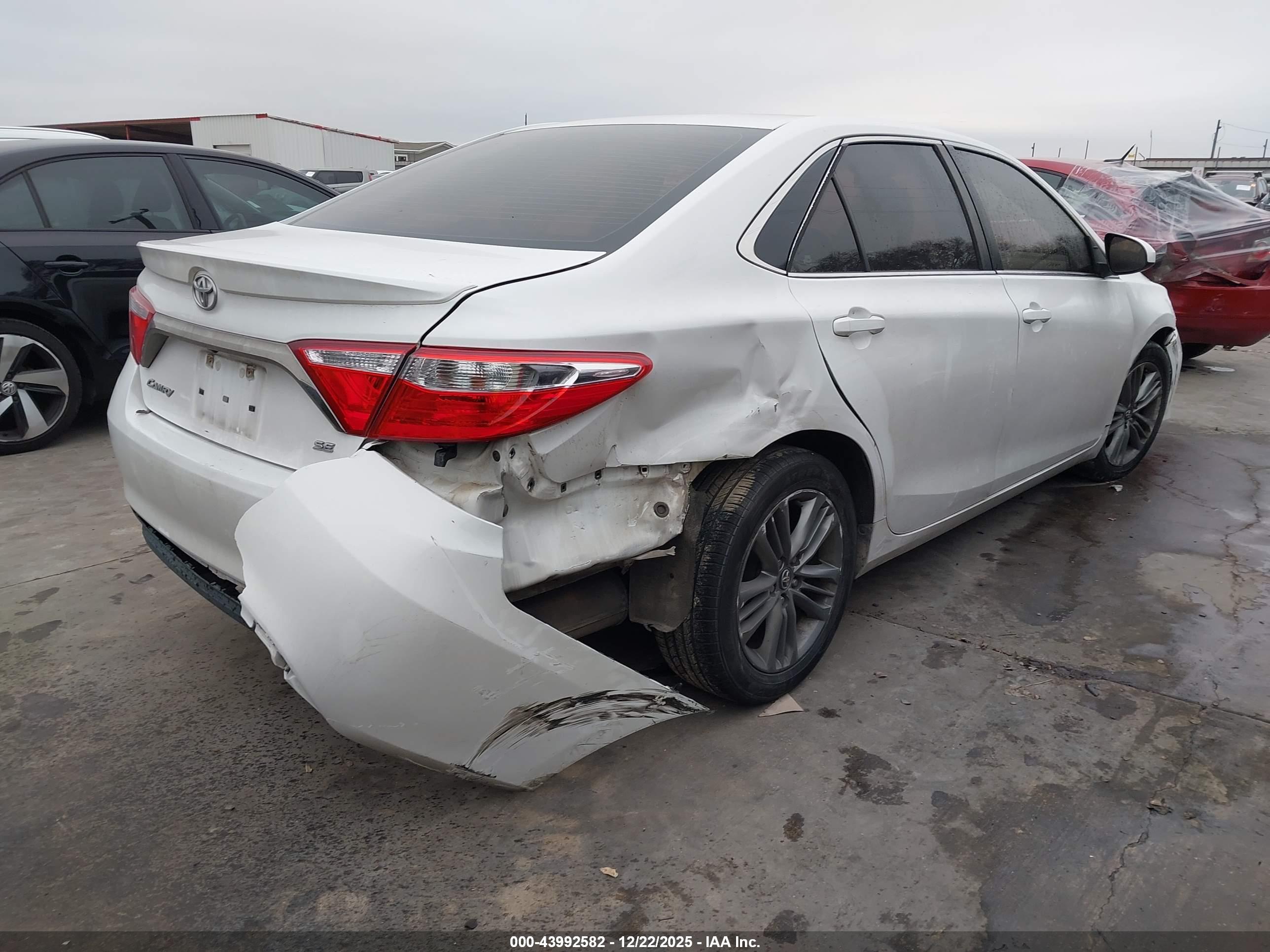 TOYOTA CAMRY image 4
