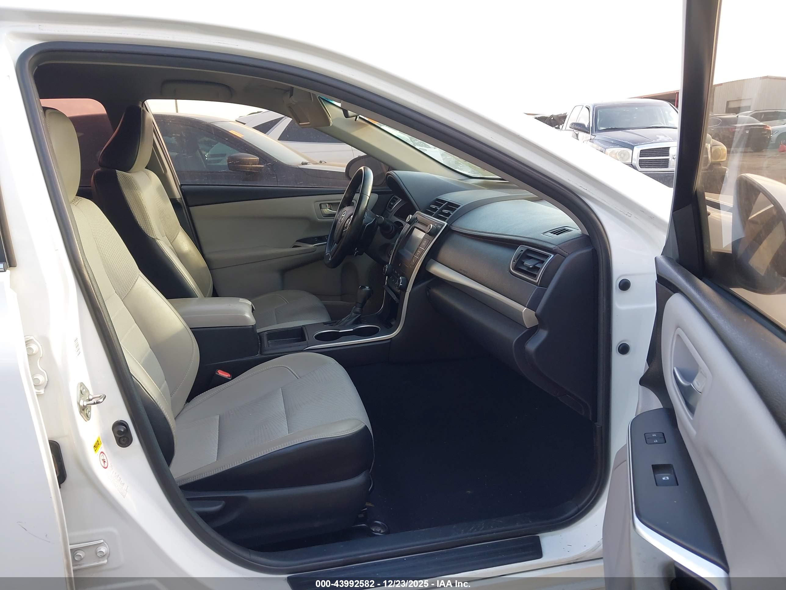 TOYOTA CAMRY image 5