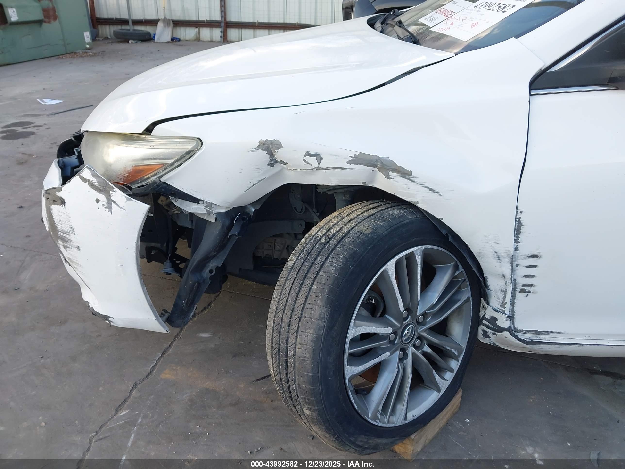 TOYOTA CAMRY image 6