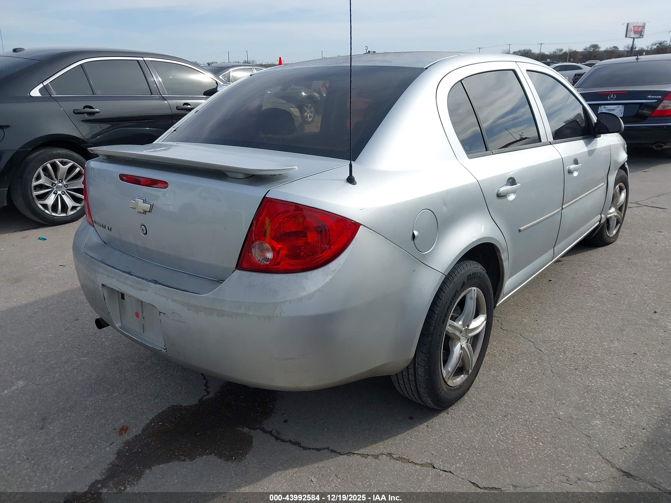 CHEVROLET COBALT image 4