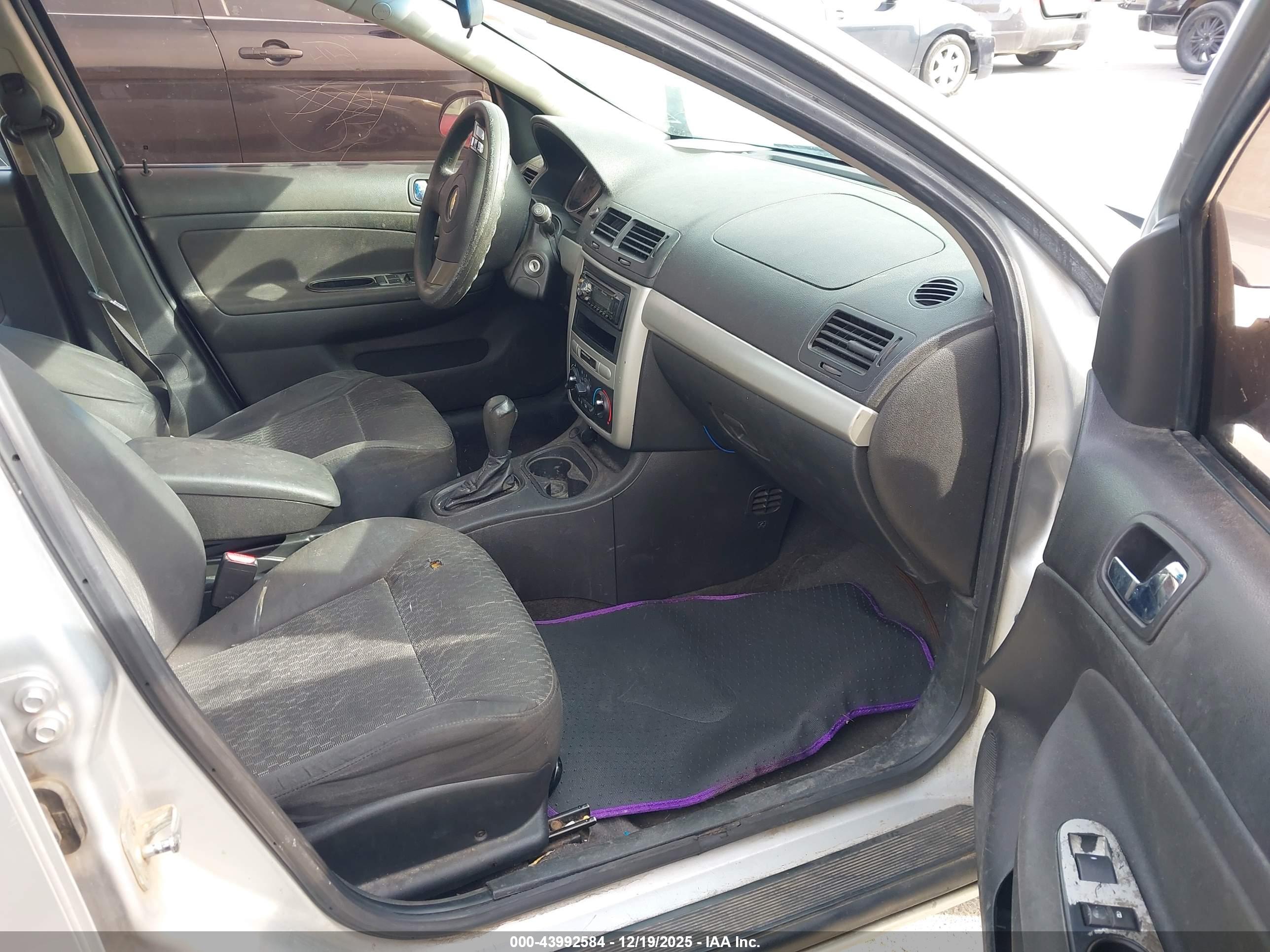 CHEVROLET COBALT image 5