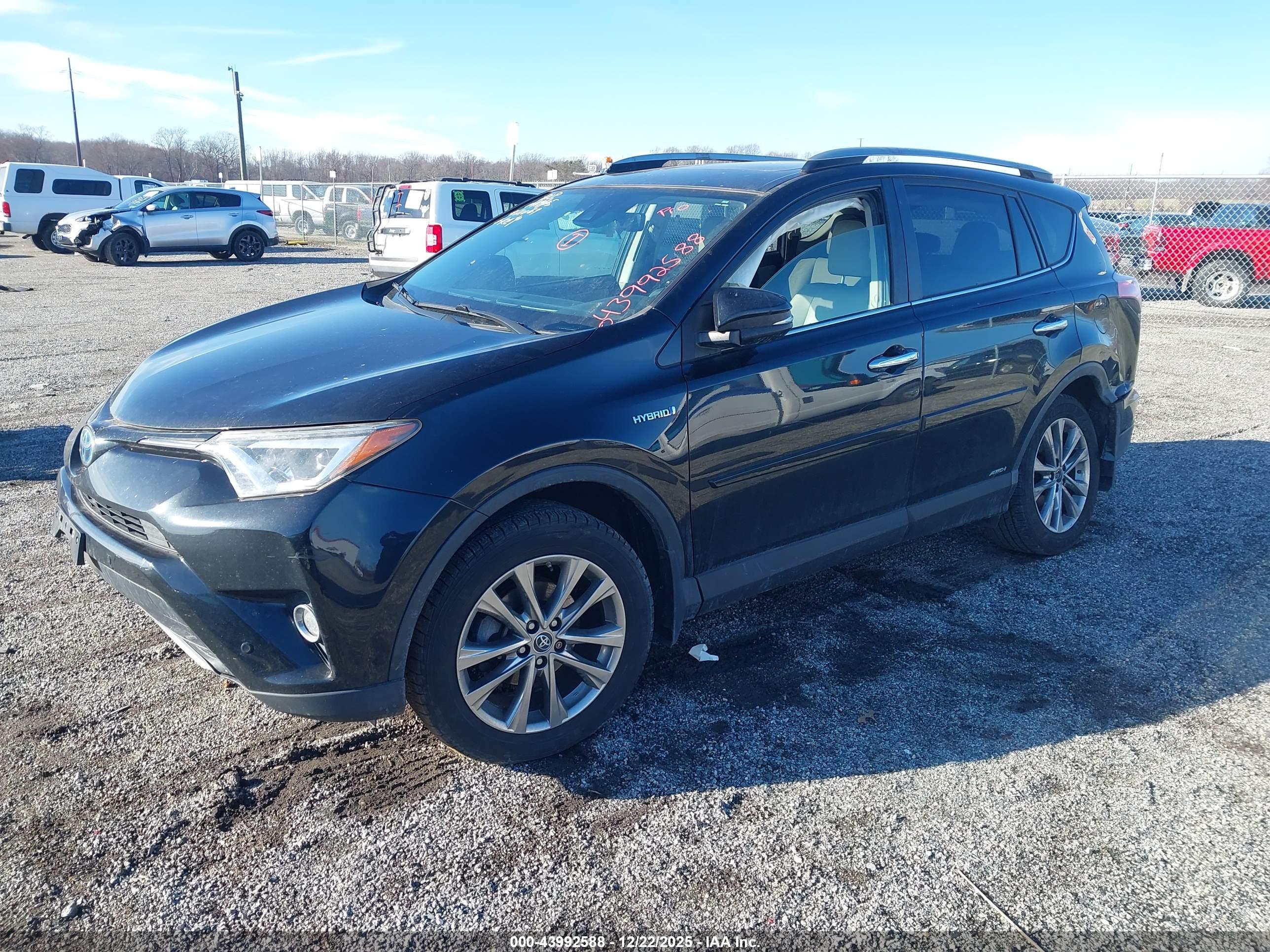 TOYOTA RAV4 image 2