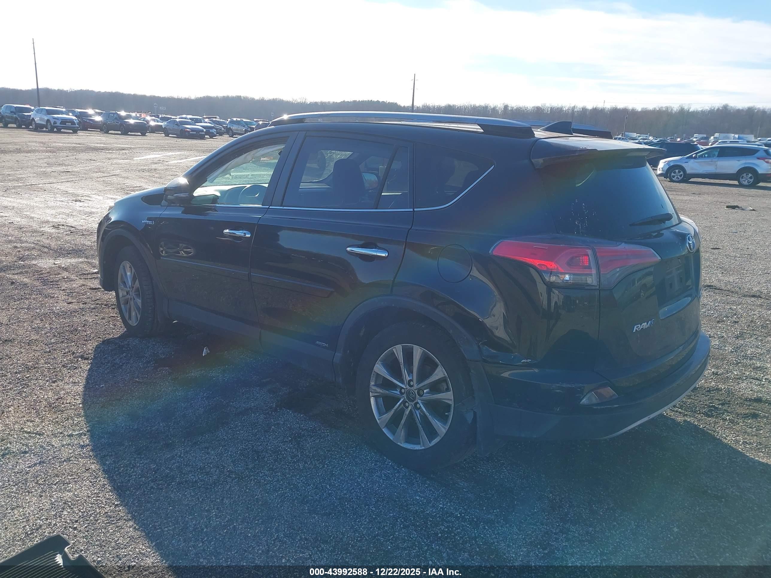 TOYOTA RAV4 image 3