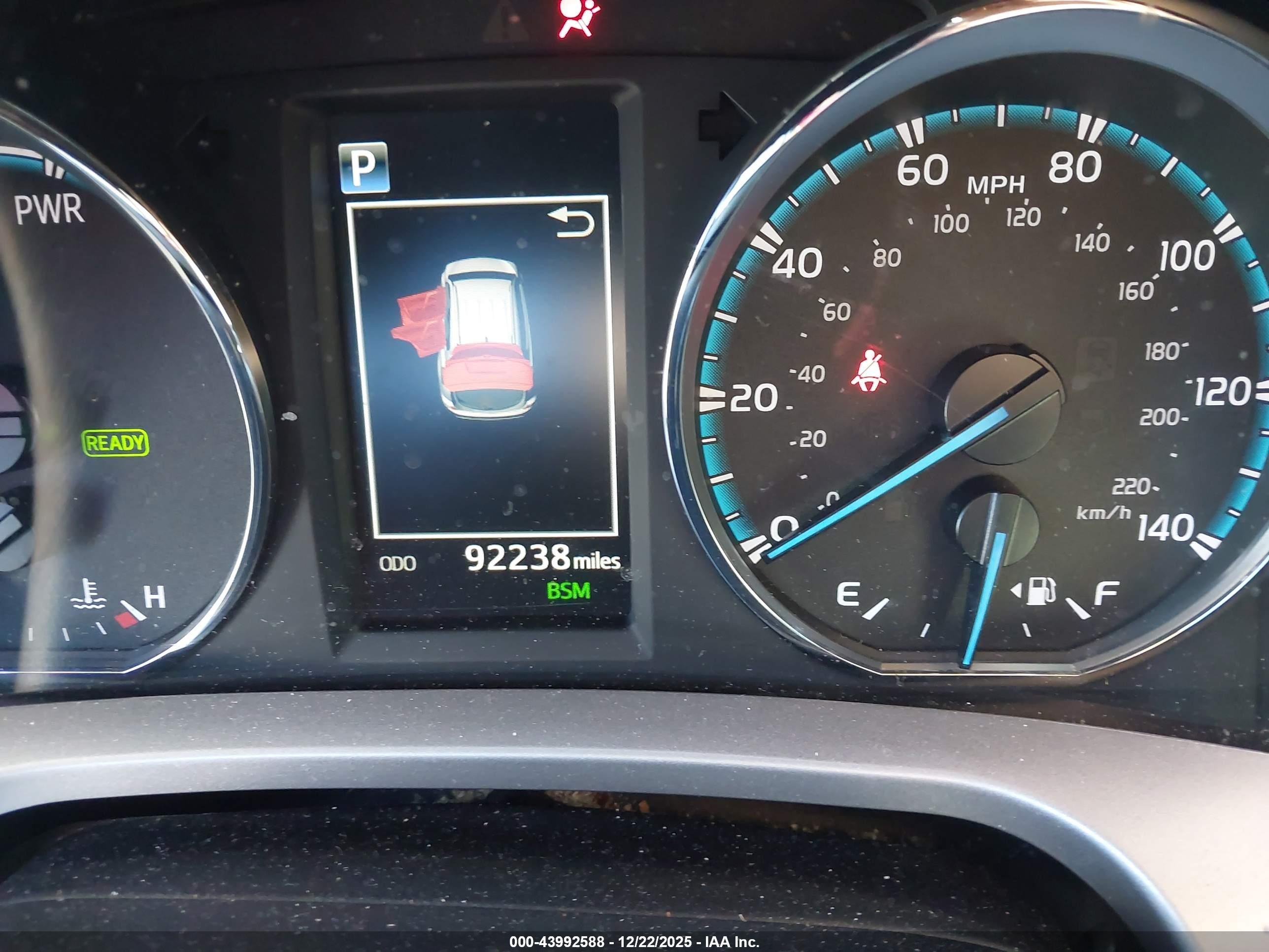 TOYOTA RAV4 image 7