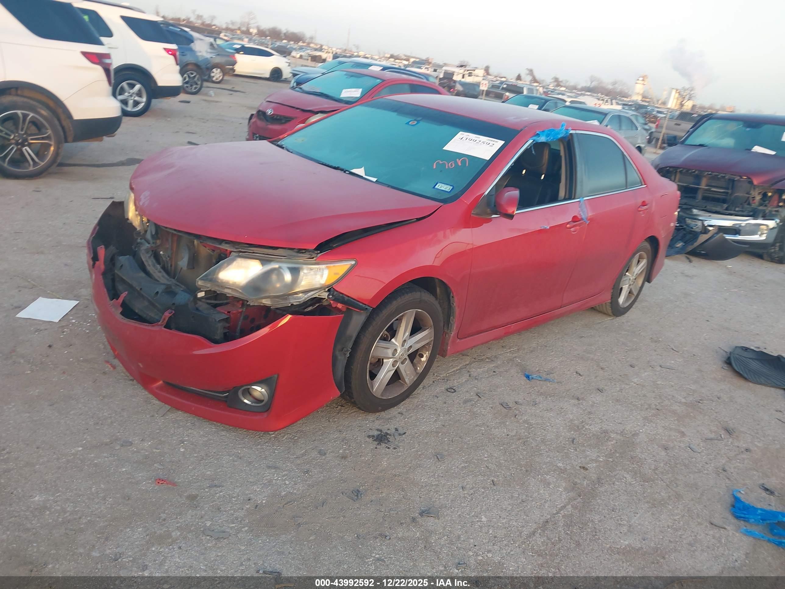 TOYOTA CAMRY image 2