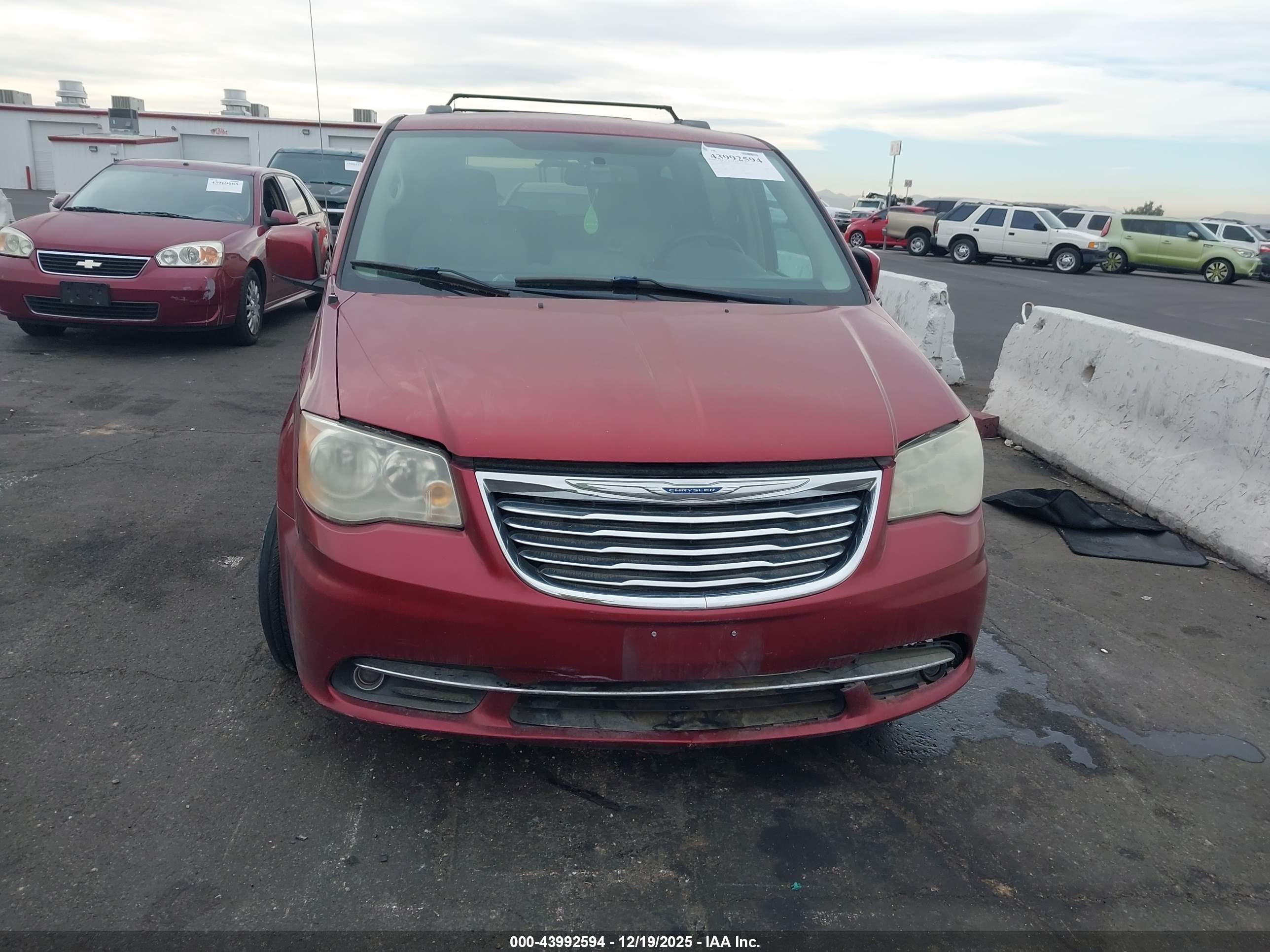 CHRYSLER TOWN image 6